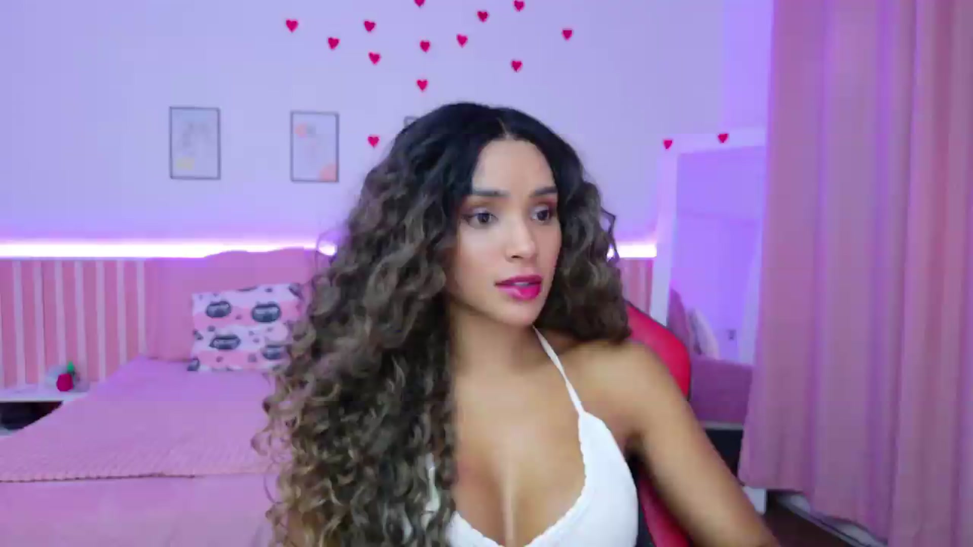 Gallery image thumbnail from Helen9g38's myfreecams stream on, 09/04/2026, 18:32 image 2 of 20