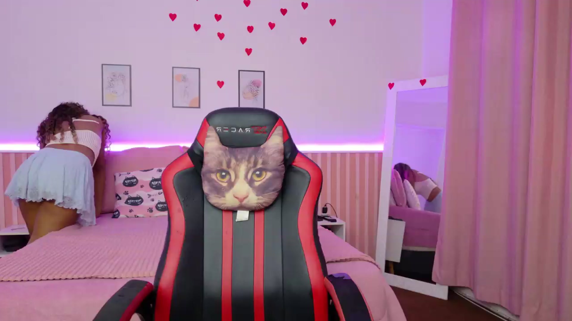 Gallery image thumbnail from Helen9g38's myfreecams stream on, 09/04/2026, 18:32 image 1 of 20