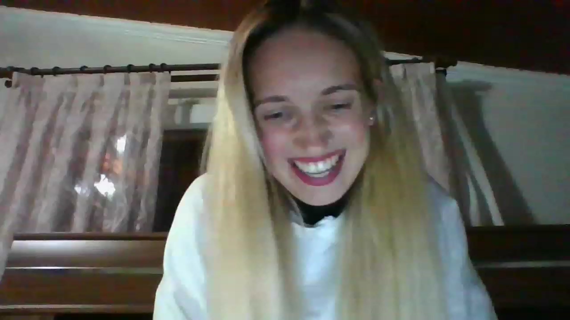 Gallery image thumbnail from HelenMint's myfreecams stream on, 12/02/2022, 16:56 image 14 of 20