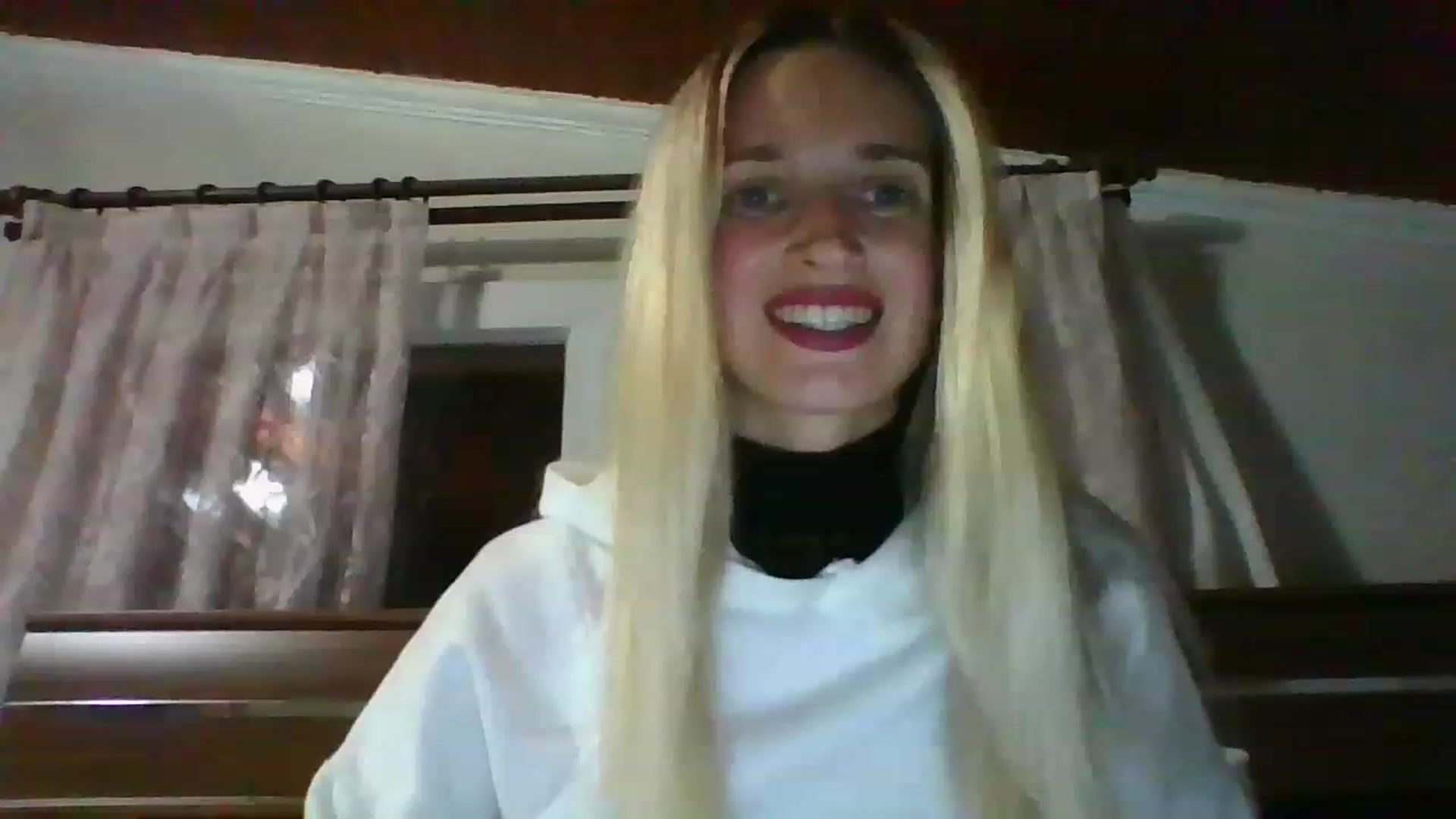 Gallery image thumbnail from HelenMint's myfreecams stream on, 12/02/2022, 16:56 image 4 of 20
