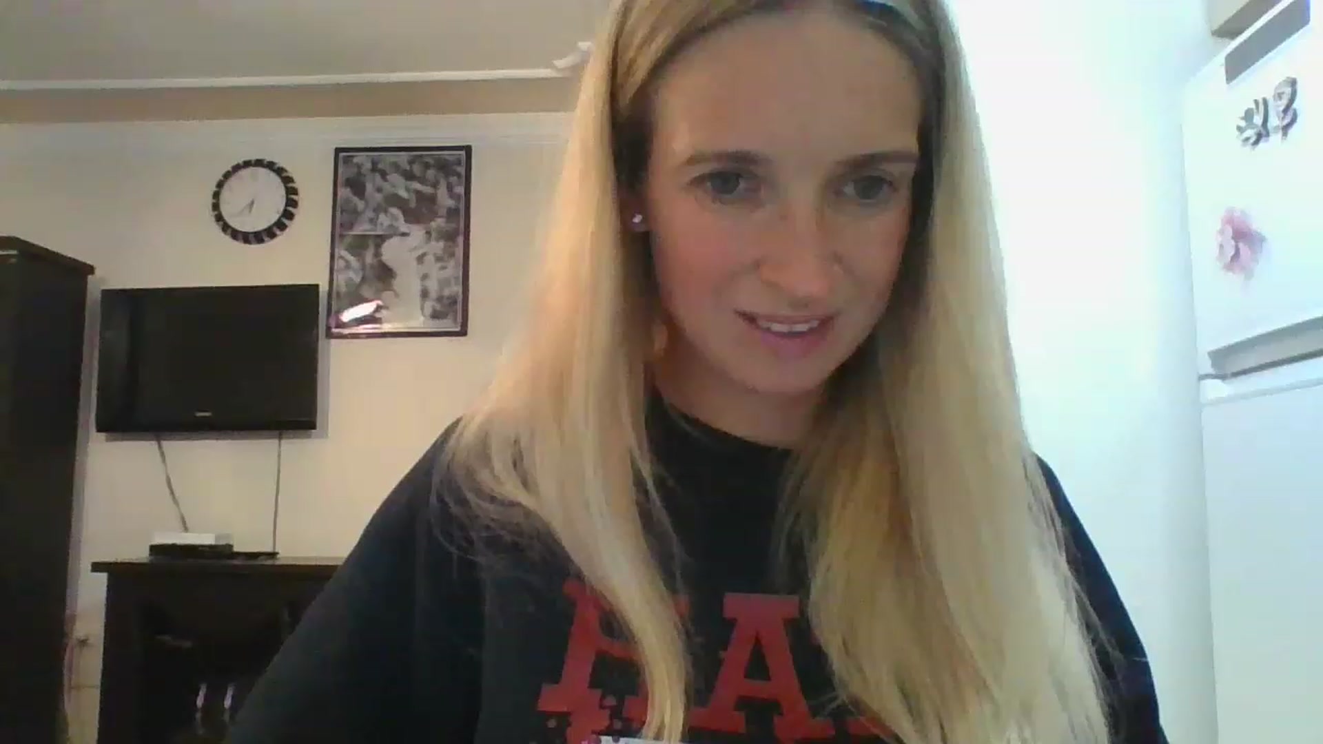 Gallery image thumbnail from HelenMint's myfreecams stream on, 12/05/2022, 16:11 image 20 of 20