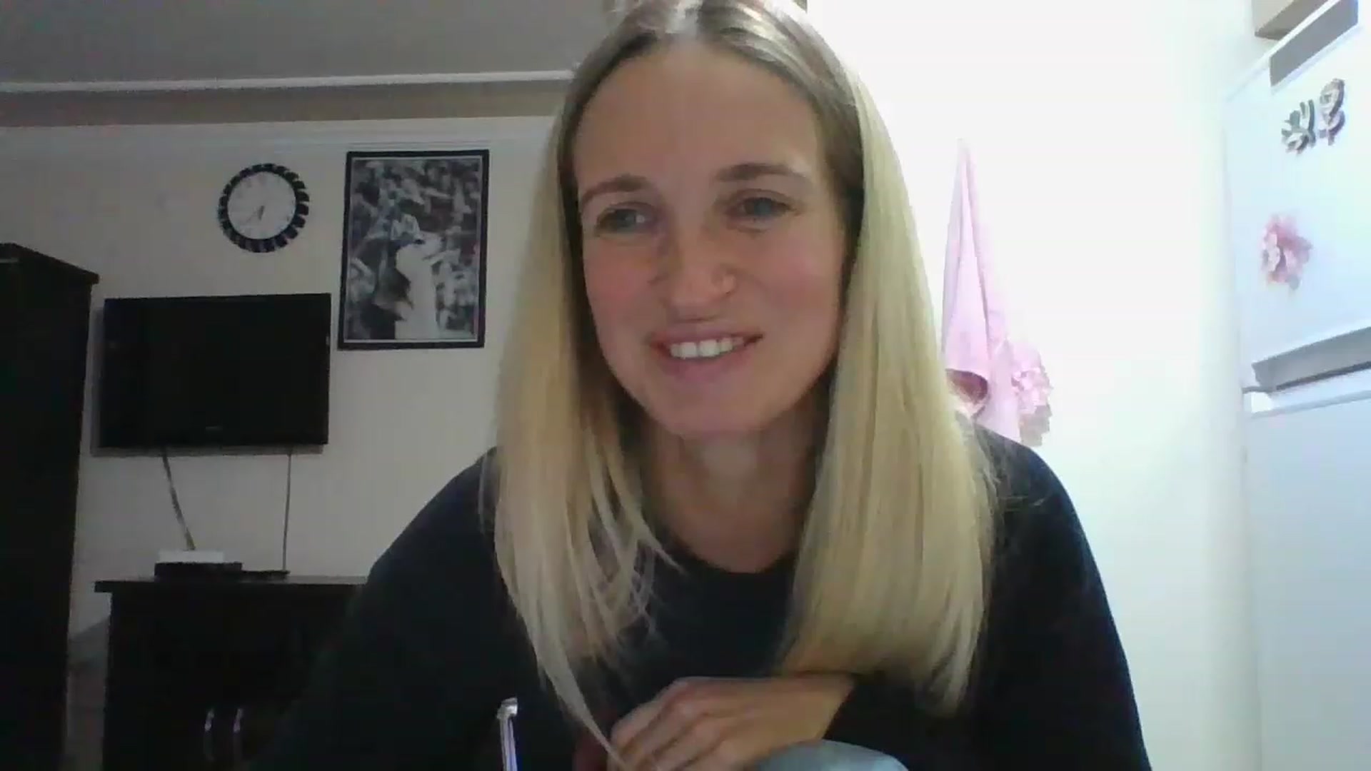 Gallery image thumbnail from HelenMint's myfreecams stream on, 12/05/2022, 16:11 image 13 of 20