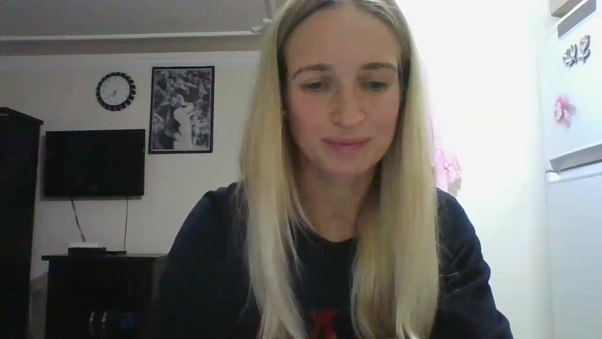Gallery image thumbnail from HelenMint's myfreecams stream on, 12/05/2022, 16:11 image 15 of 20