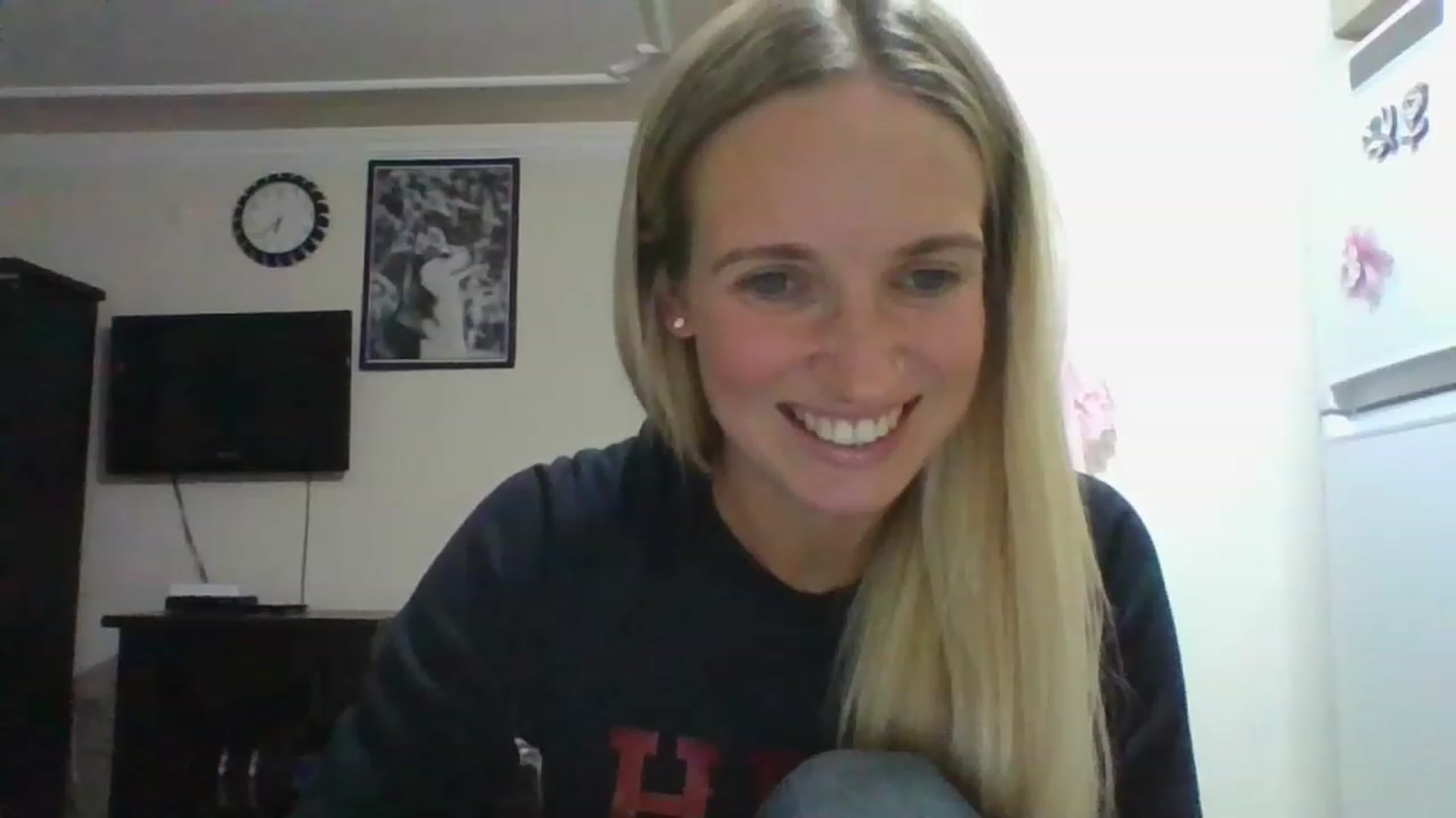 Gallery image thumbnail from HelenMint's myfreecams stream on, 12/05/2022, 16:11 image 6 of 20