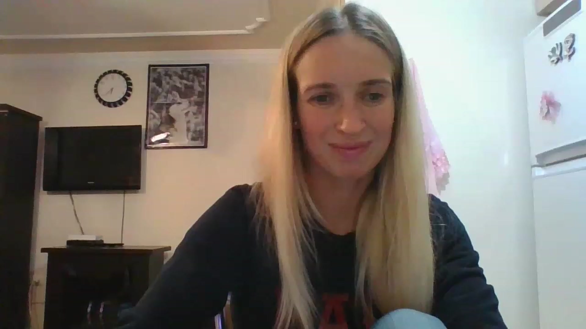 Gallery image thumbnail from HelenMint's myfreecams stream on, 12/05/2022, 16:11 image 16 of 20