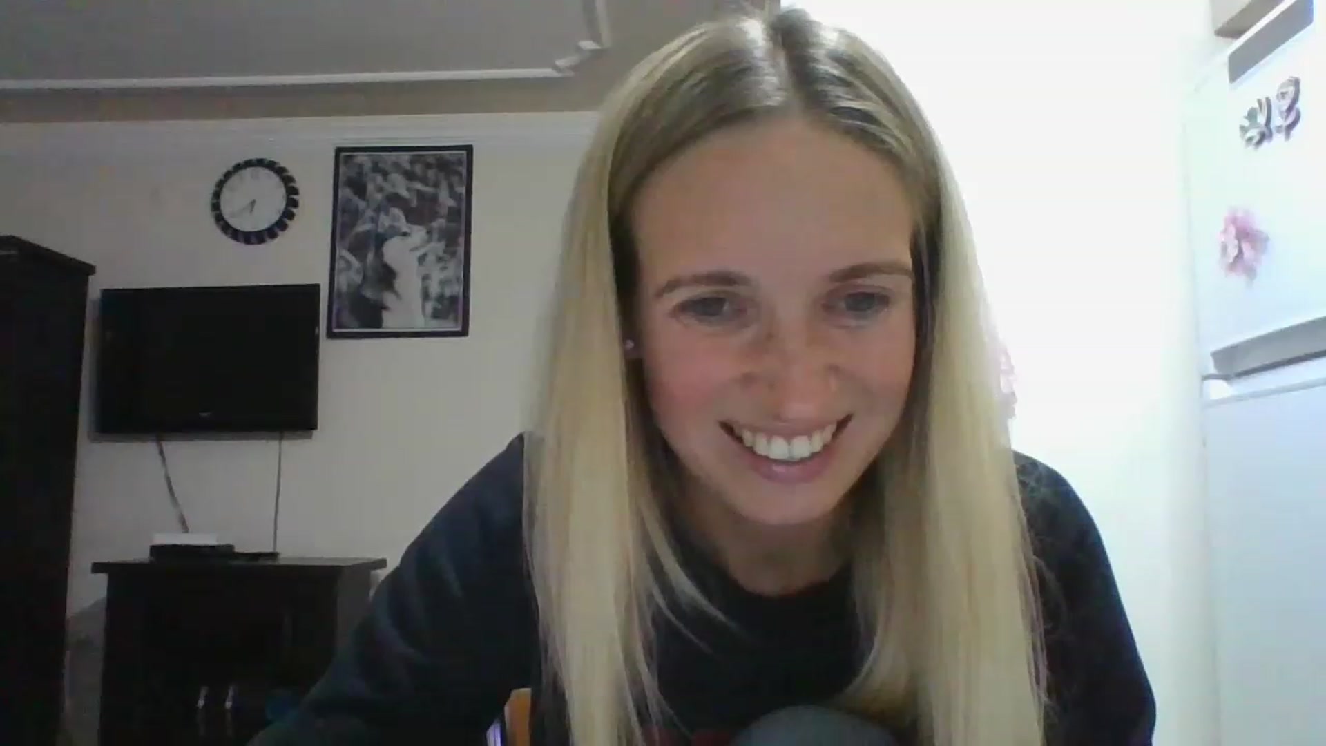 Gallery image thumbnail from HelenMint's myfreecams stream on, 12/05/2022, 16:11 image 14 of 20