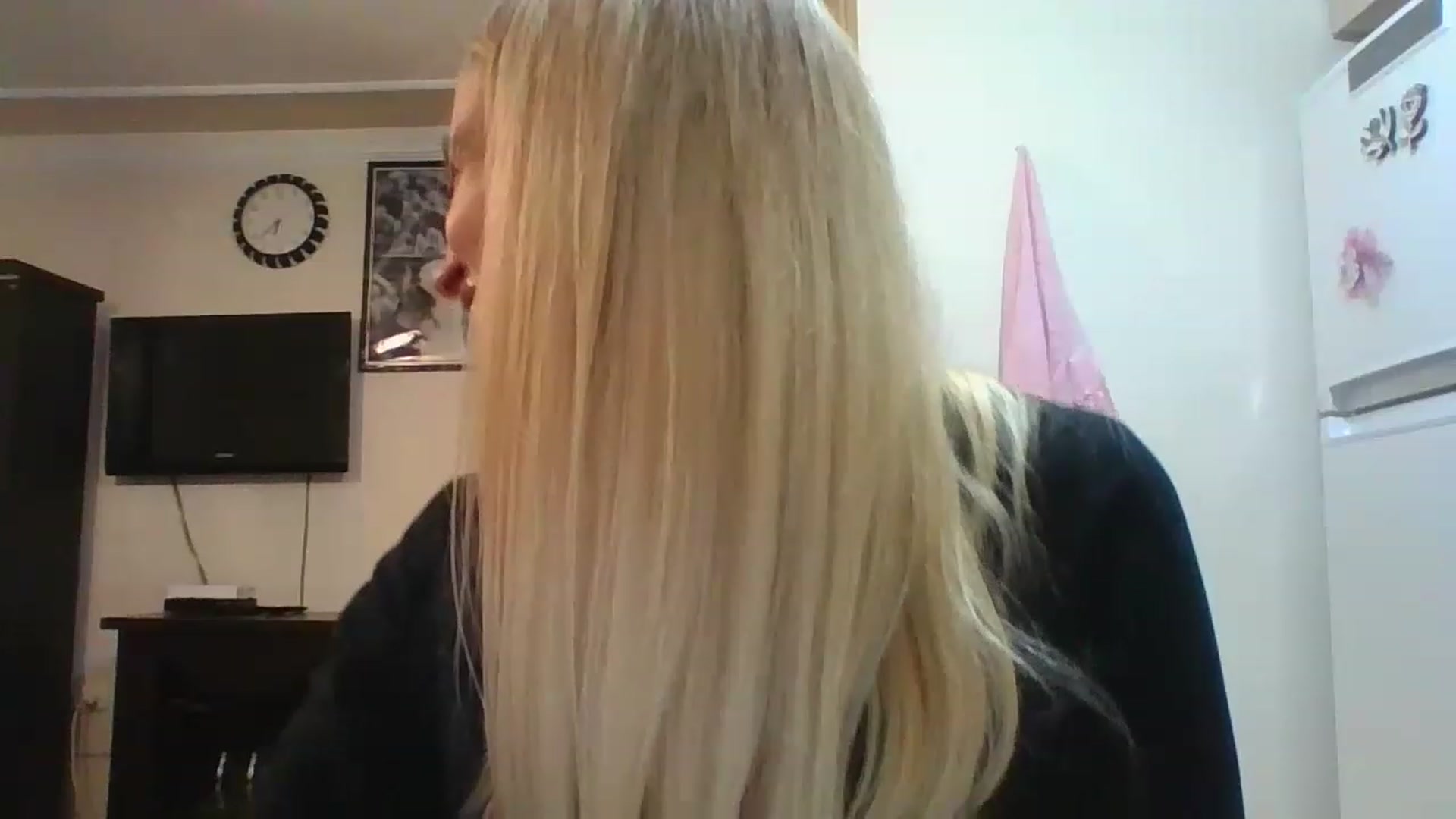 Gallery image thumbnail from HelenMint's myfreecams stream on, 12/05/2022, 16:11 image 19 of 20