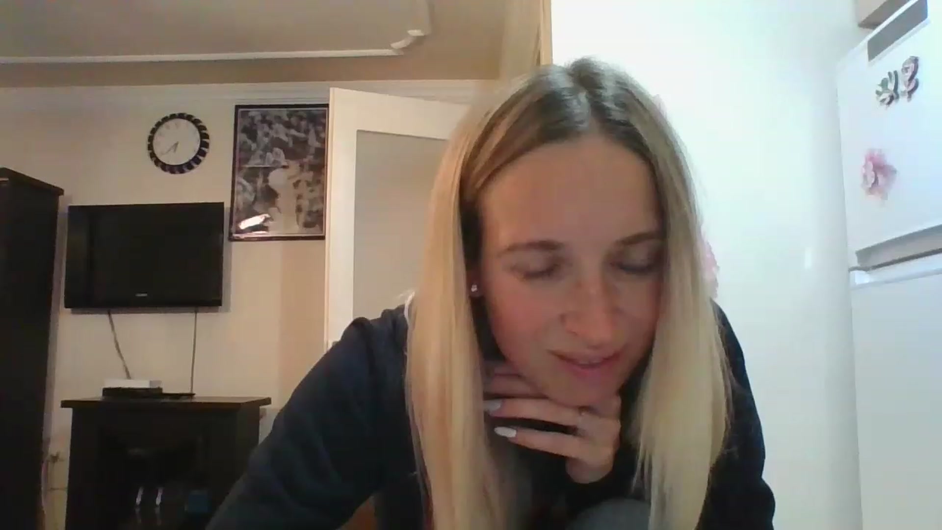 Gallery image thumbnail from HelenMint's myfreecams stream on, 12/05/2022, 17:00 image 8 of 20
