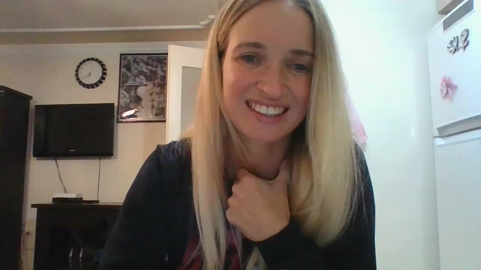 Gallery image thumbnail from HelenMint's myfreecams stream on, 12/05/2022, 17:00 image 19 of 20