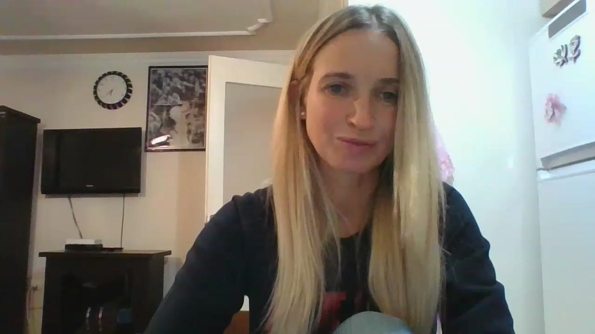 Gallery image thumbnail from HelenMint's myfreecams stream on, 12/05/2022, 17:00 image 11 of 20