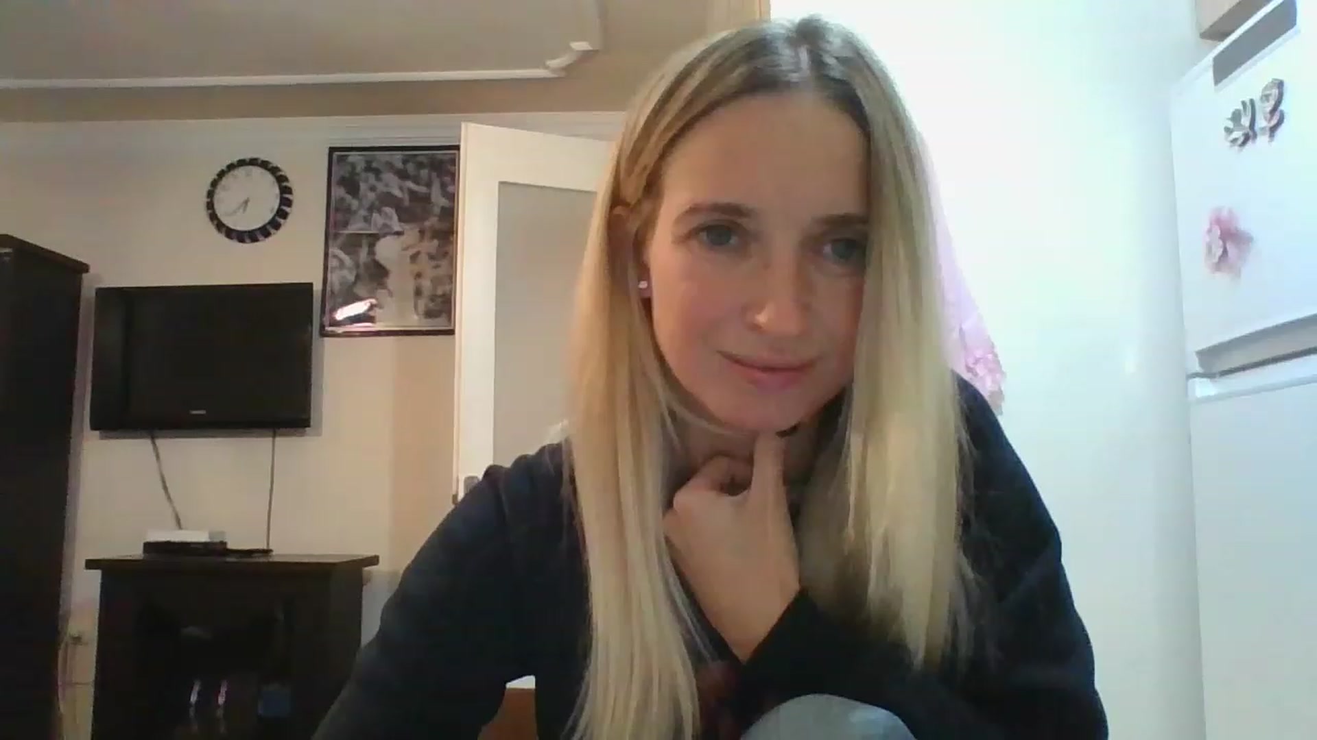 Gallery image thumbnail from HelenMint's myfreecams stream on, 12/05/2022, 17:00 image 10 of 20