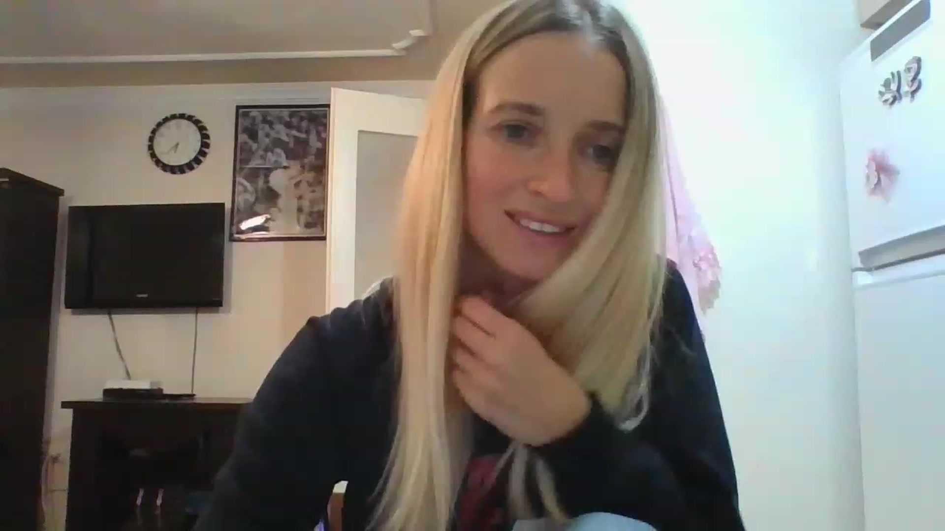 Gallery image thumbnail from HelenMint's myfreecams stream on, 12/05/2022, 17:00 image 9 of 20