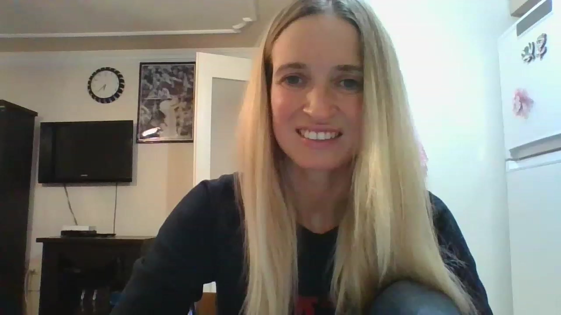 Gallery image thumbnail from HelenMint's myfreecams stream on, 12/05/2022, 17:00 image 1 of 20