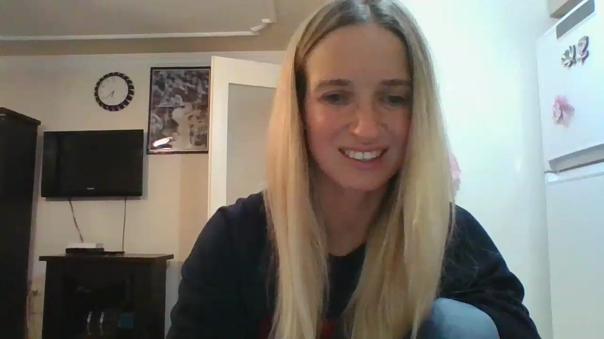 Gallery image thumbnail from HelenMint's myfreecams stream on, 12/05/2022, 17:00 image 4 of 20