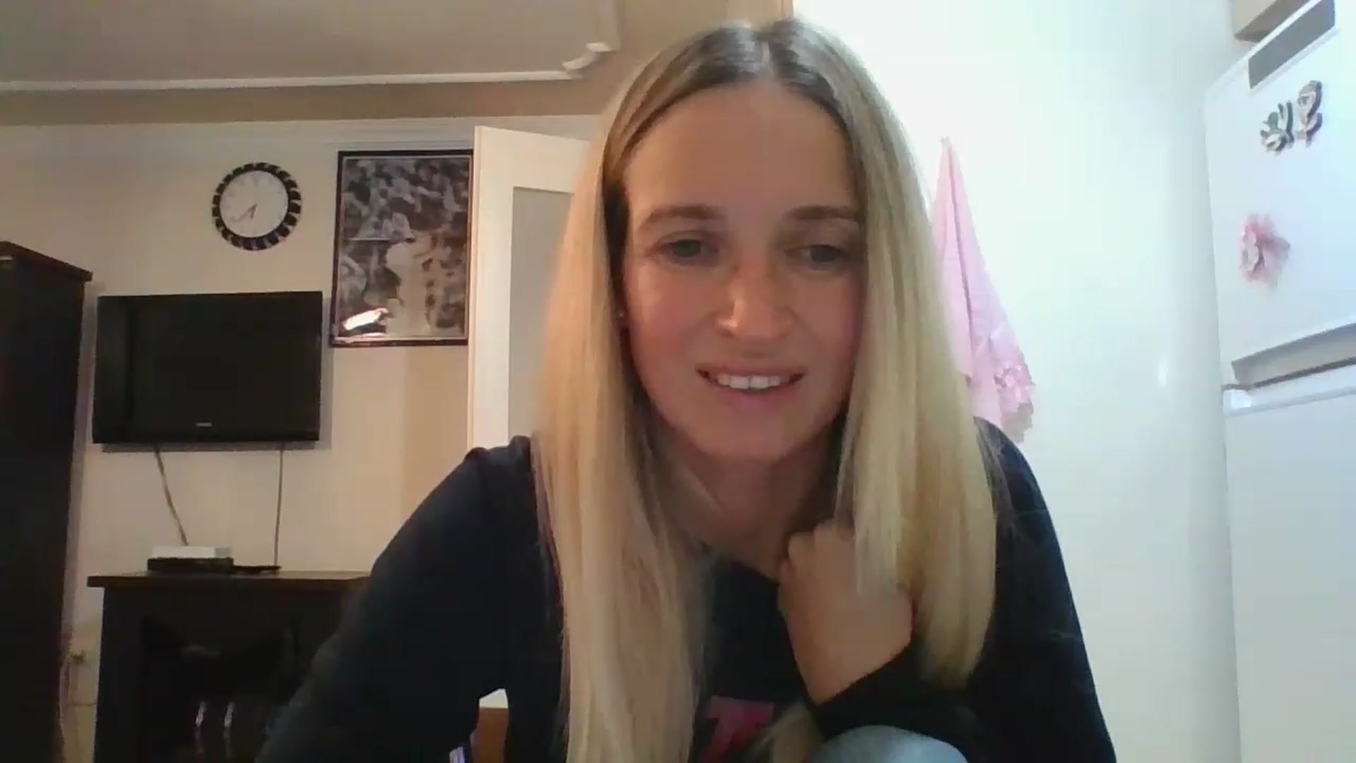 Gallery image thumbnail from HelenMint's myfreecams stream on, 12/05/2022, 17:00 image 7 of 20
