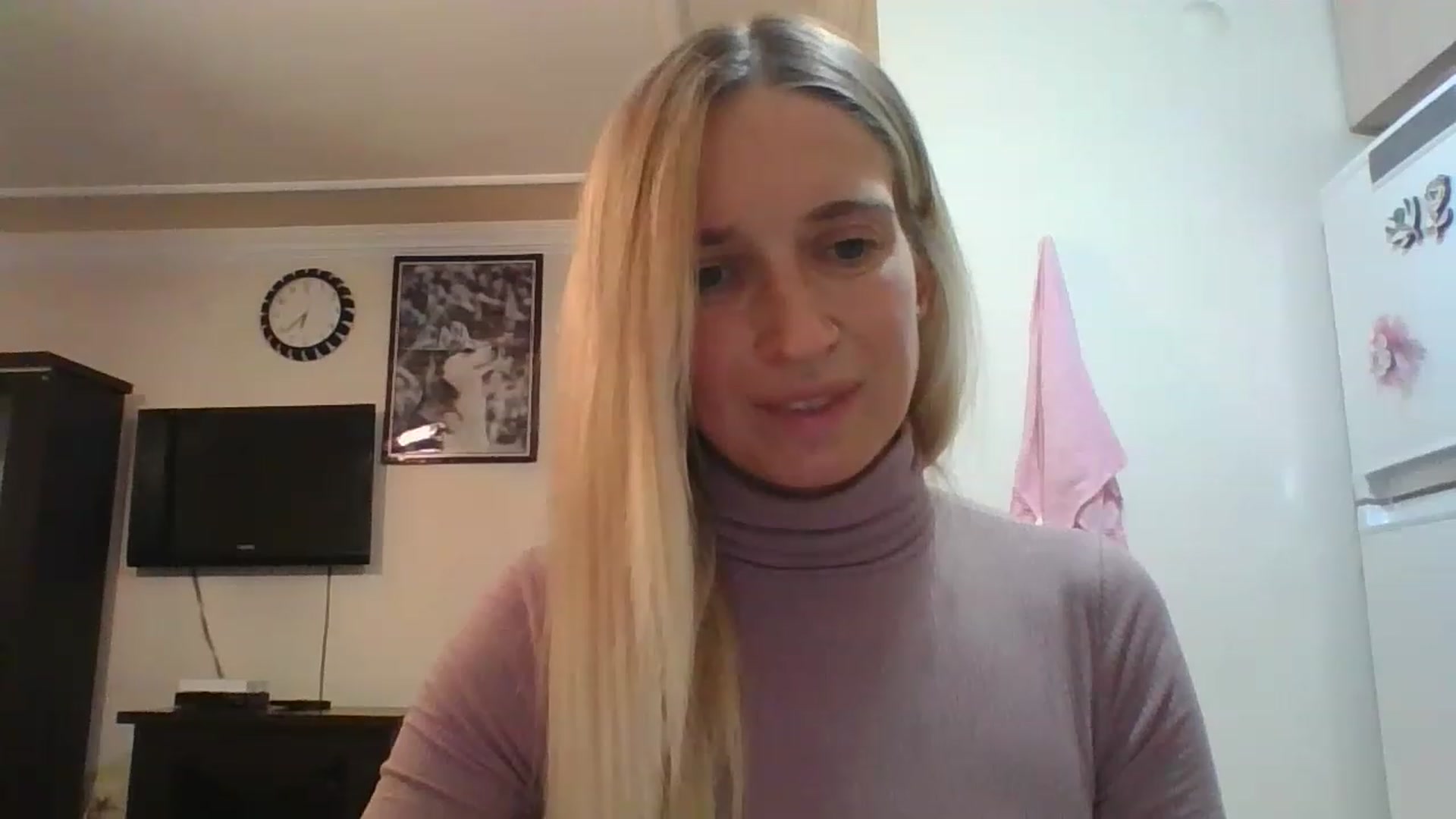 Gallery image thumbnail from HelenMint's myfreecams stream on, 12/08/2022, 19:05 image 16 of 20