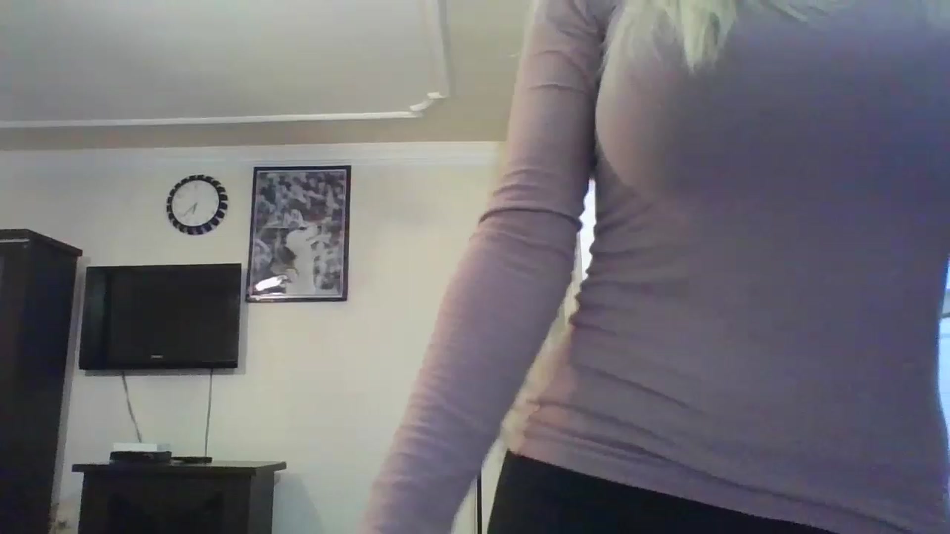 Gallery image thumbnail from HelenMint's myfreecams stream on, 12/08/2022, 19:05 image 7 of 20