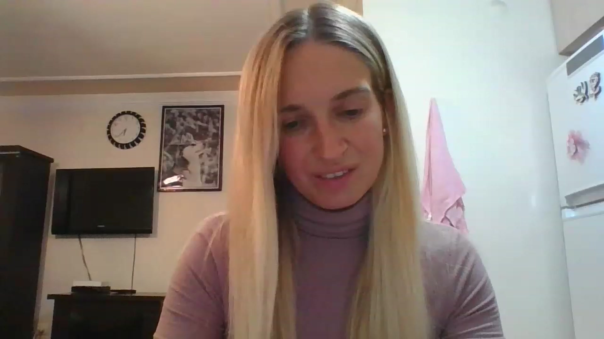 Gallery image thumbnail from HelenMint's myfreecams stream on, 12/08/2022, 19:05 image 5 of 20