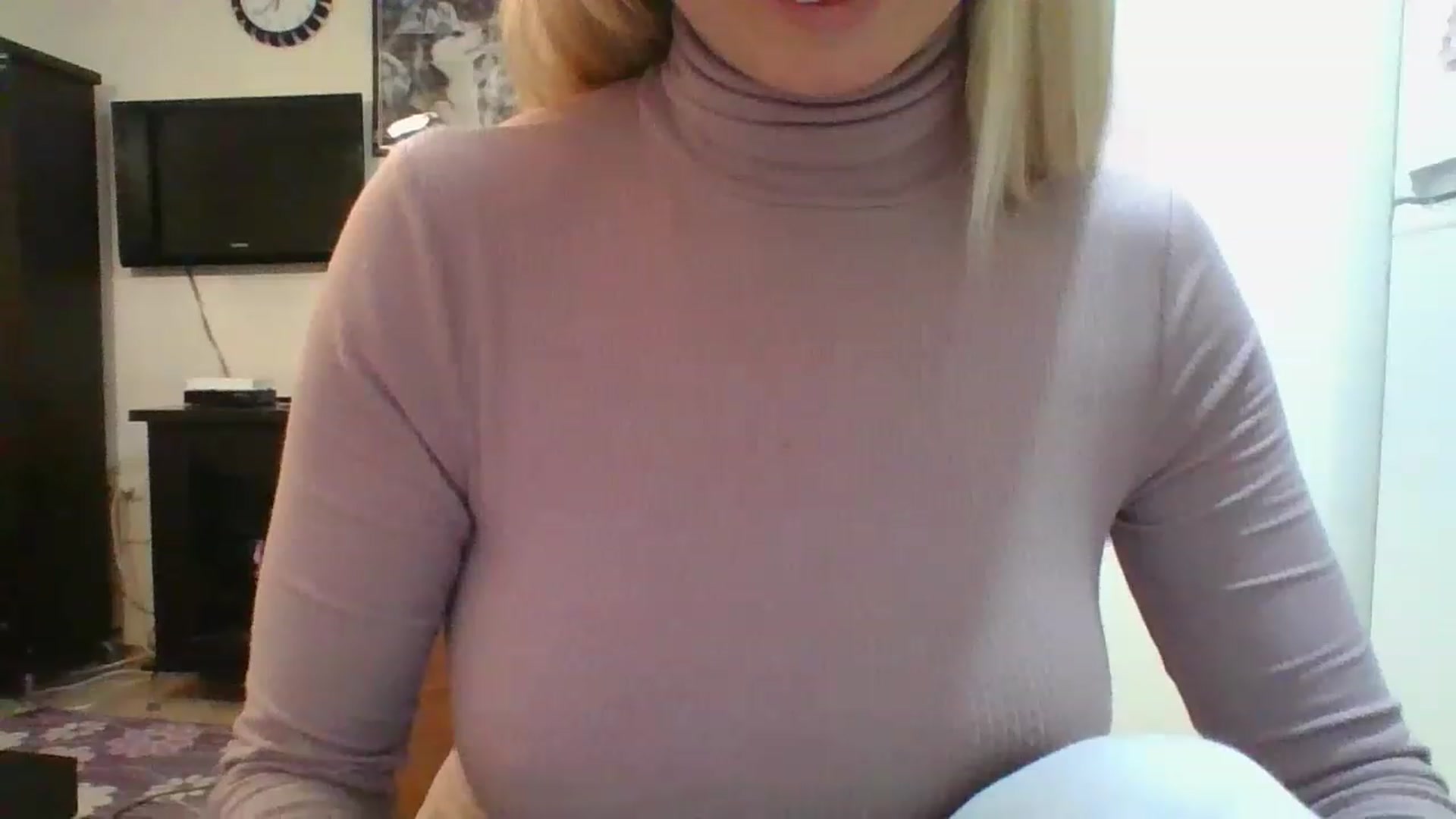 Gallery image thumbnail from HelenMint's myfreecams stream on, 12/08/2022, 19:38 image 10 of 20