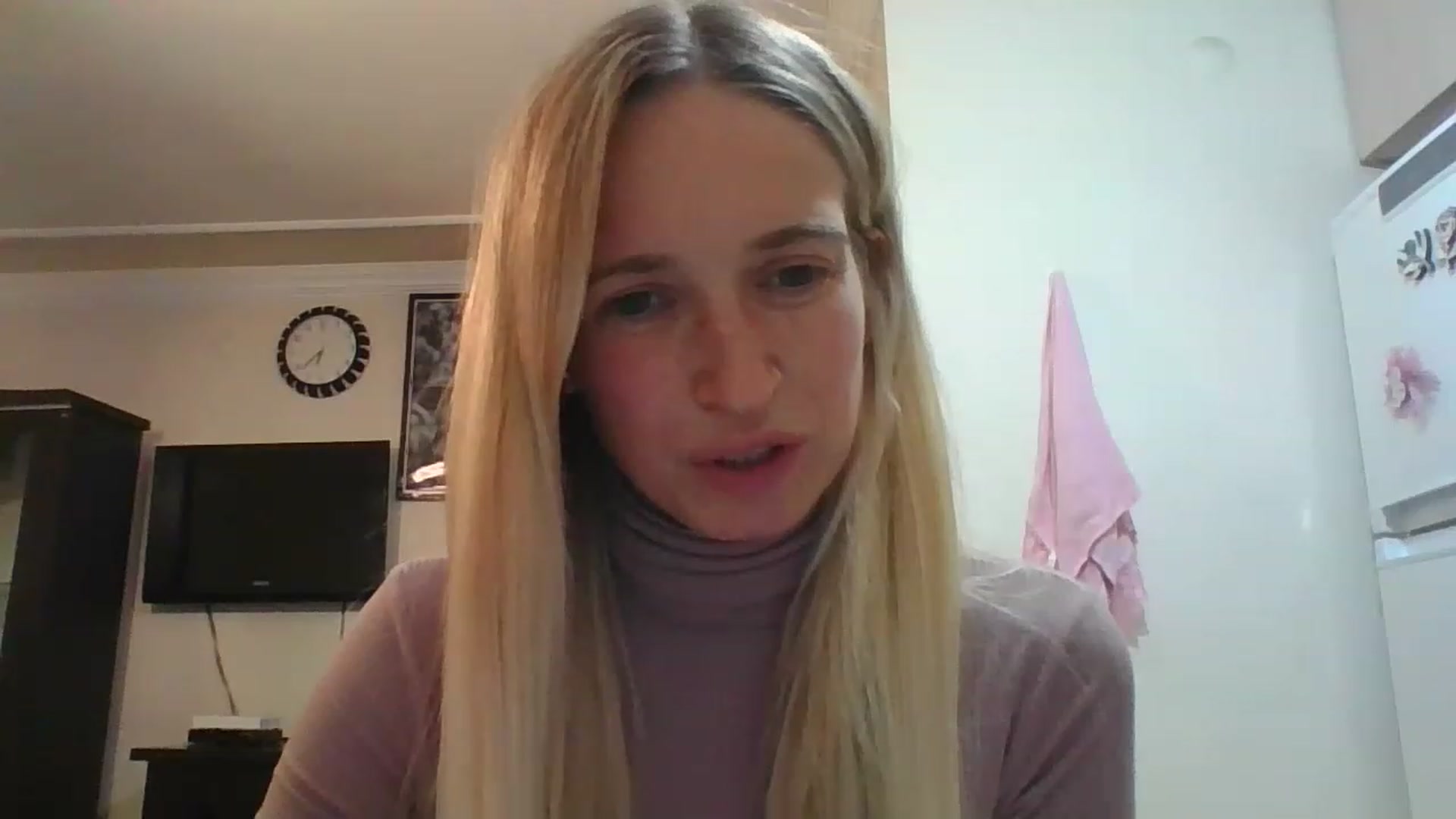 Gallery image thumbnail from HelenMint's myfreecams stream on, 12/08/2022, 19:38 image 13 of 20