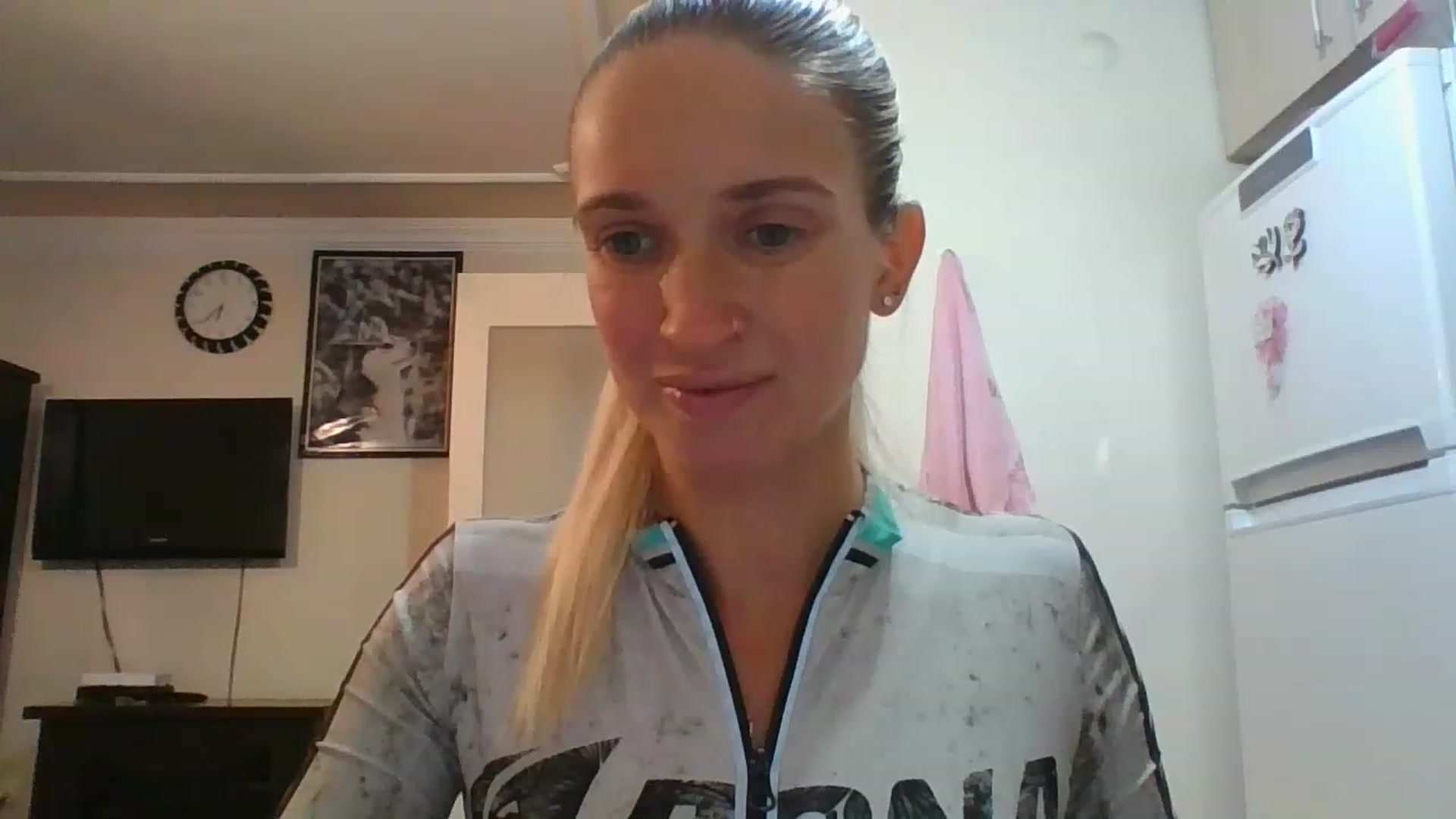 Gallery image thumbnail from HelenMint's myfreecams stream on, 12/12/2022, 16:59 image 10 of 20