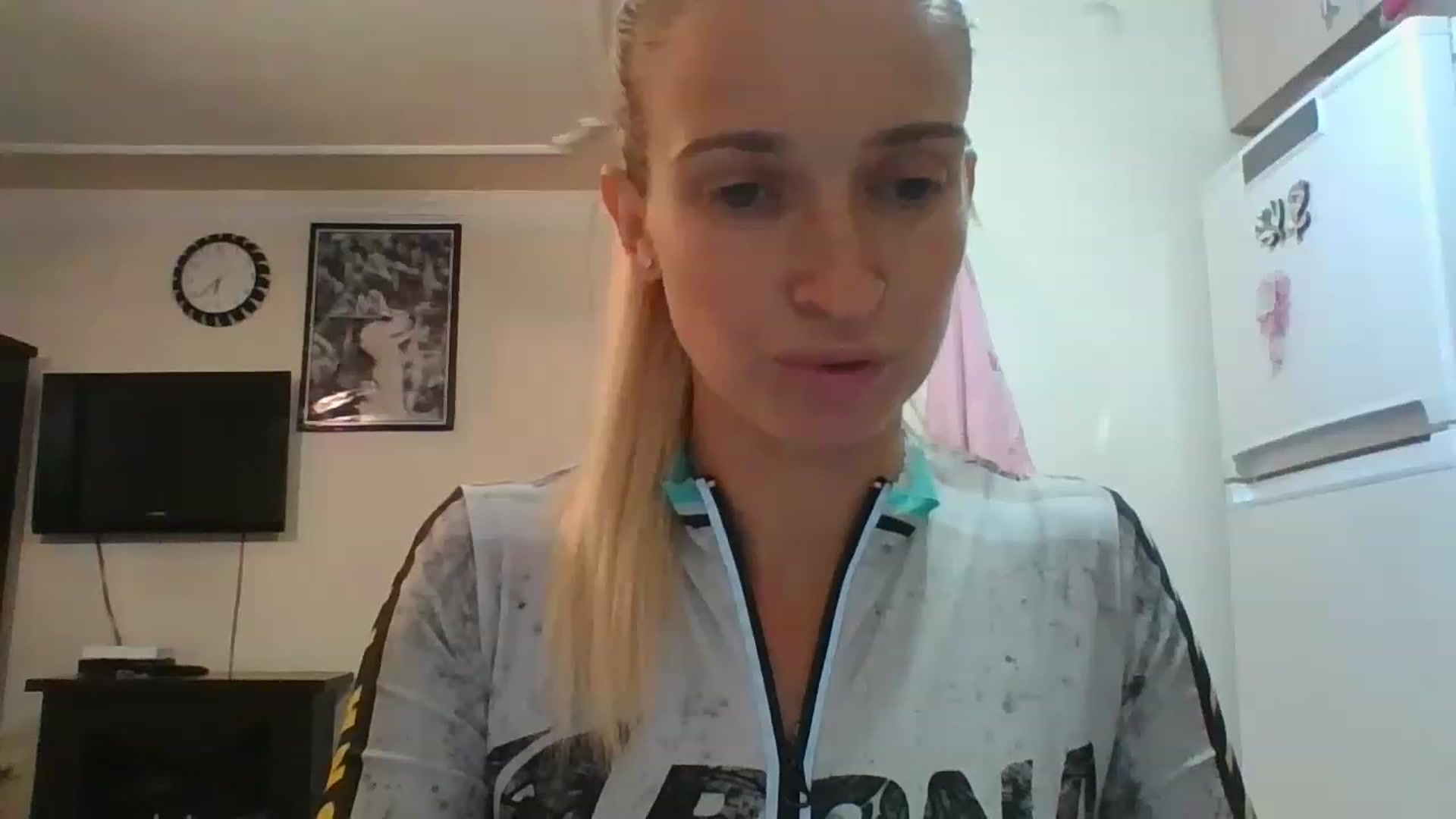 Gallery image thumbnail from HelenMint's myfreecams stream on, 12/12/2022, 16:59 image 16 of 20