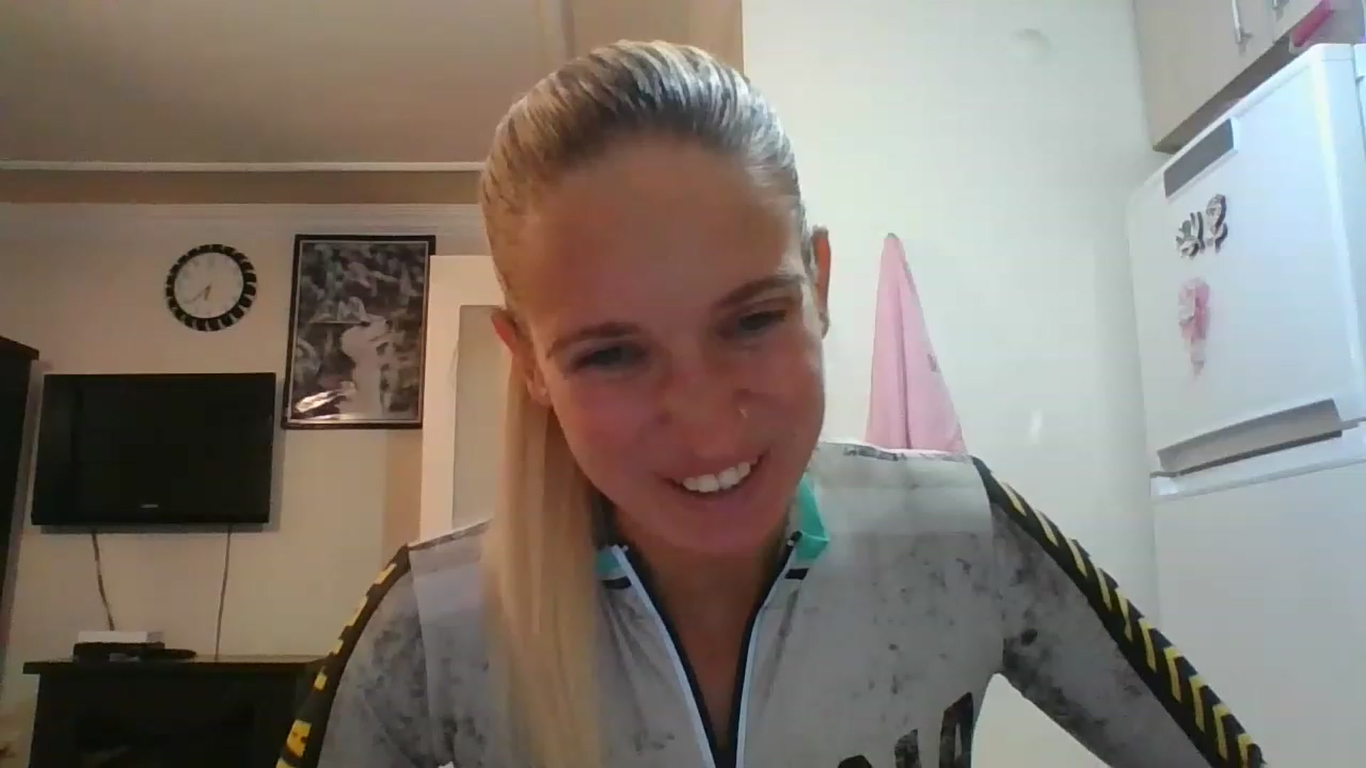 Gallery image thumbnail from HelenMint's myfreecams stream on, 12/12/2022, 16:59 image 12 of 20