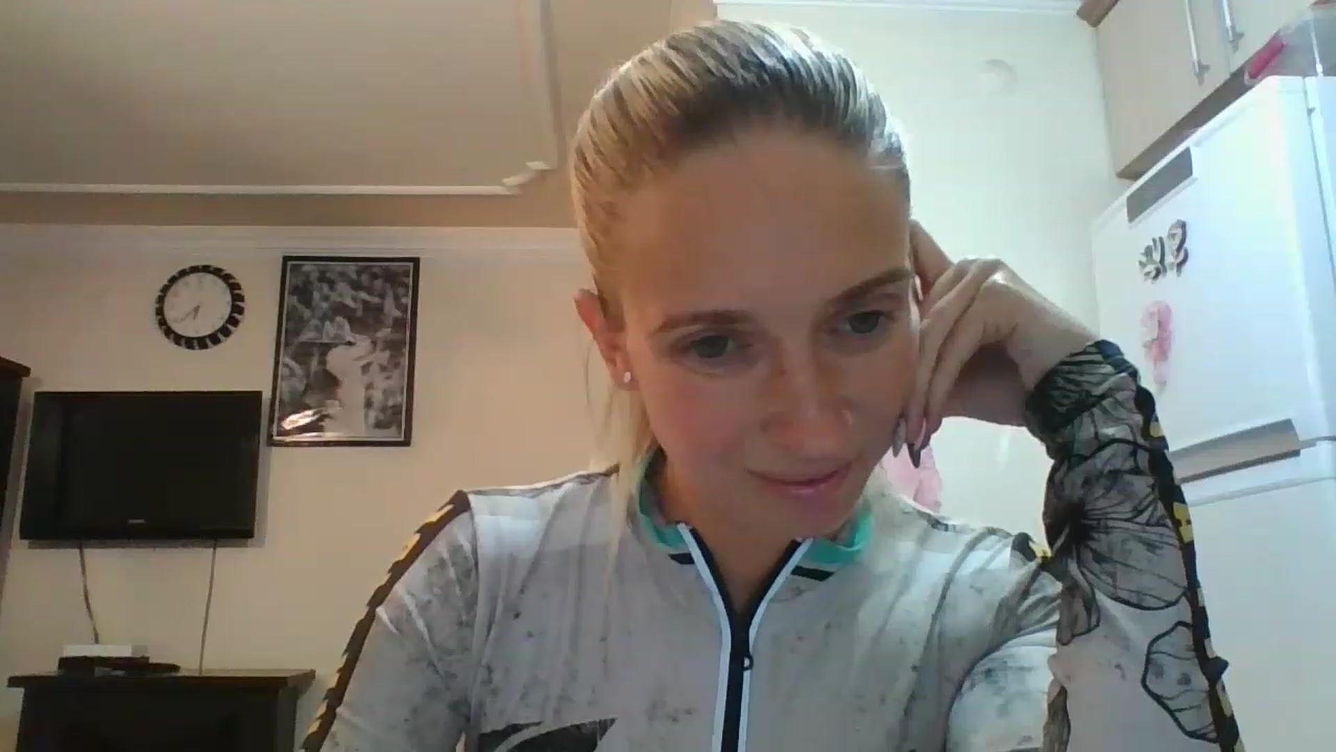 Gallery image thumbnail from HelenMint's myfreecams stream on, 12/12/2022, 17:15 image 12 of 20