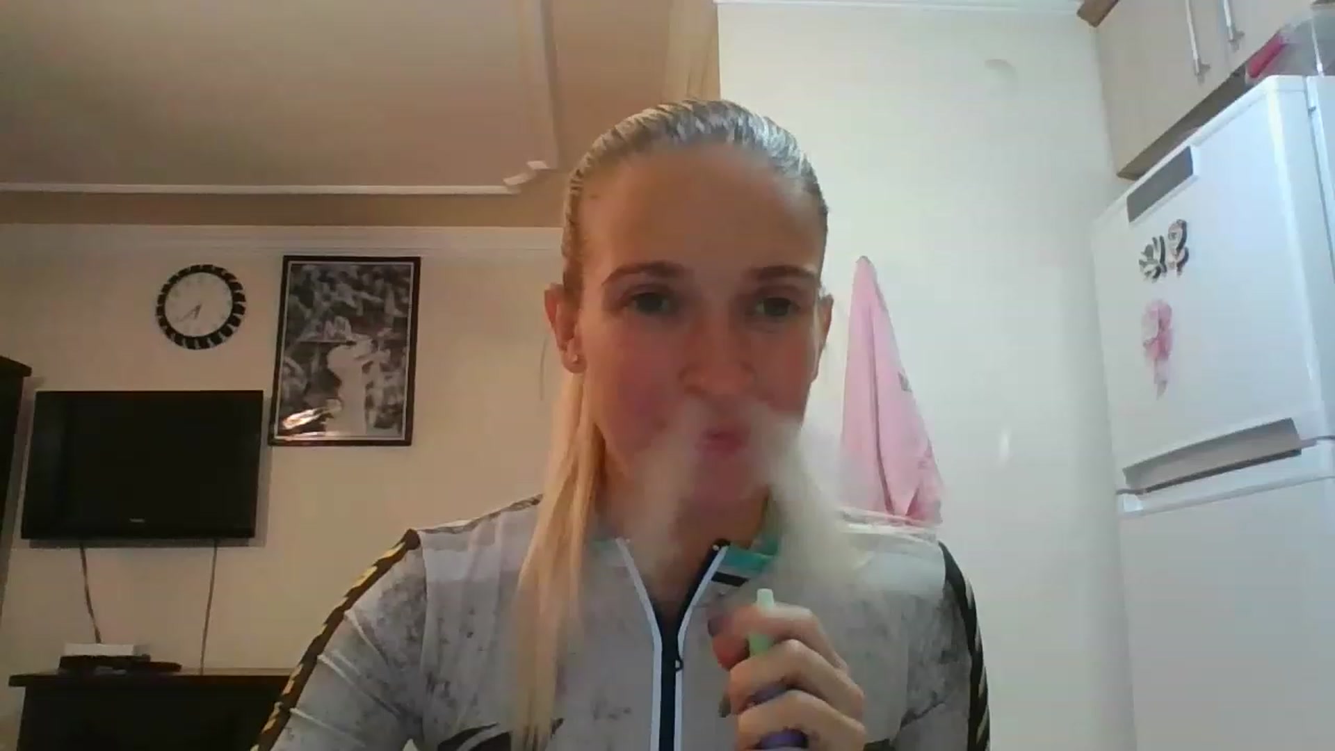 Gallery image thumbnail from HelenMint's myfreecams stream on, 12/12/2022, 17:15 image 19 of 20