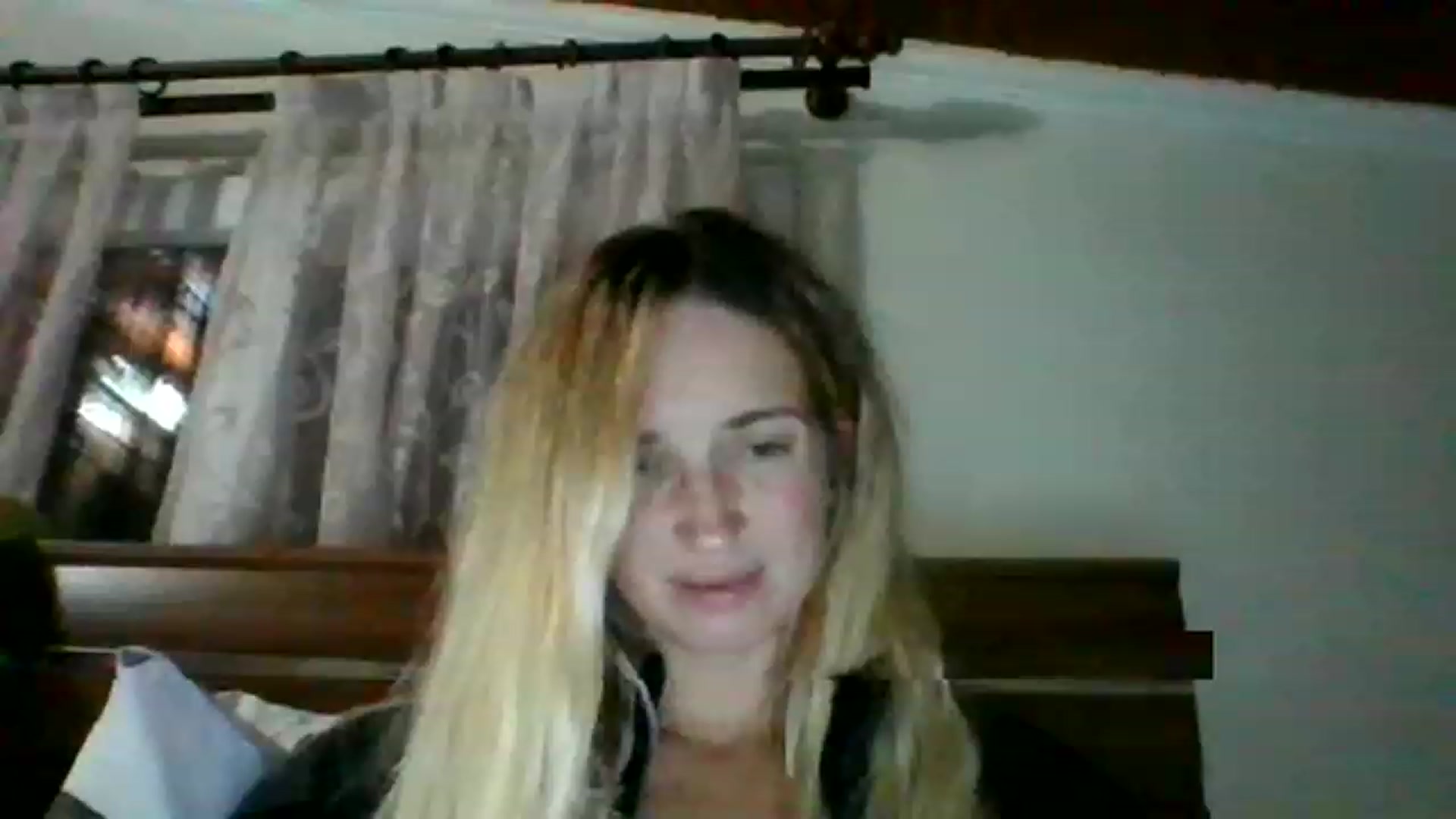 Gallery image thumbnail from HelenMint's myfreecams stream on, 12/22/2022, 20:22 image 7 of 20