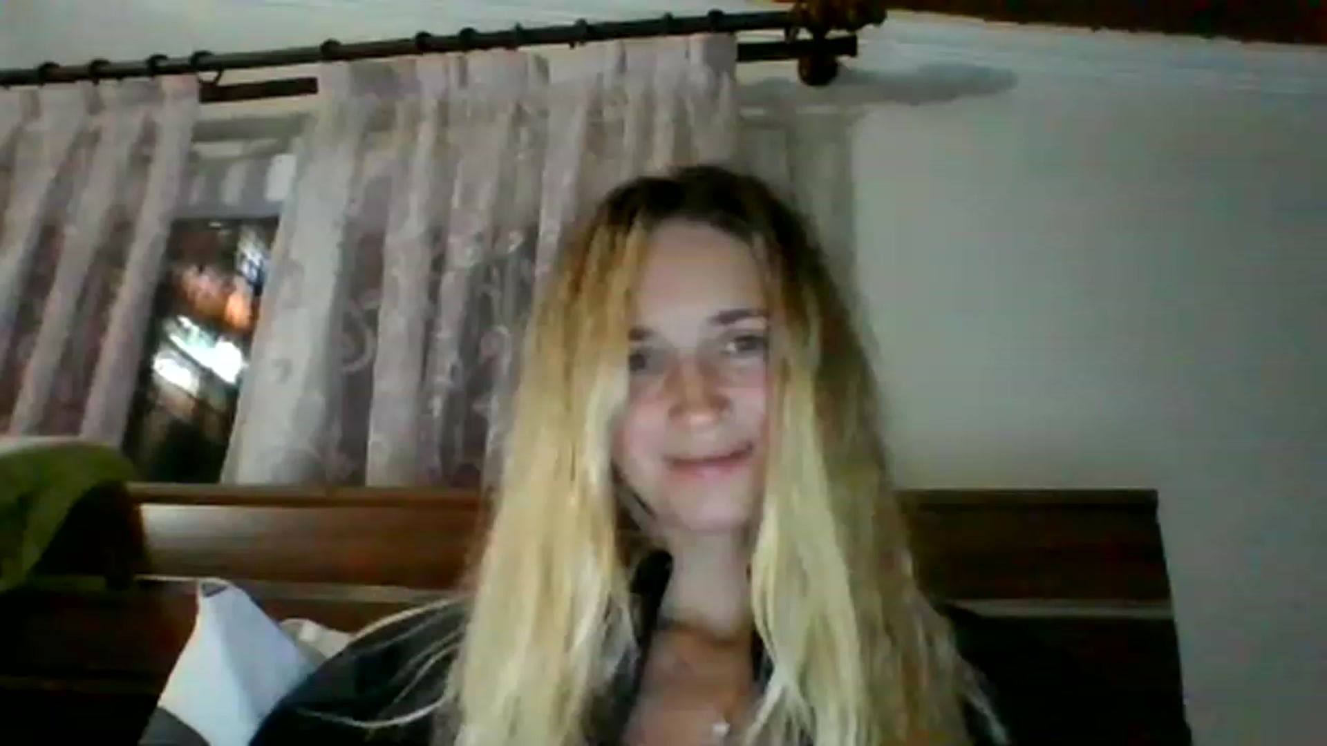 Gallery image thumbnail from HelenMint's myfreecams stream on, 12/22/2022, 20:22 image 1 of 20