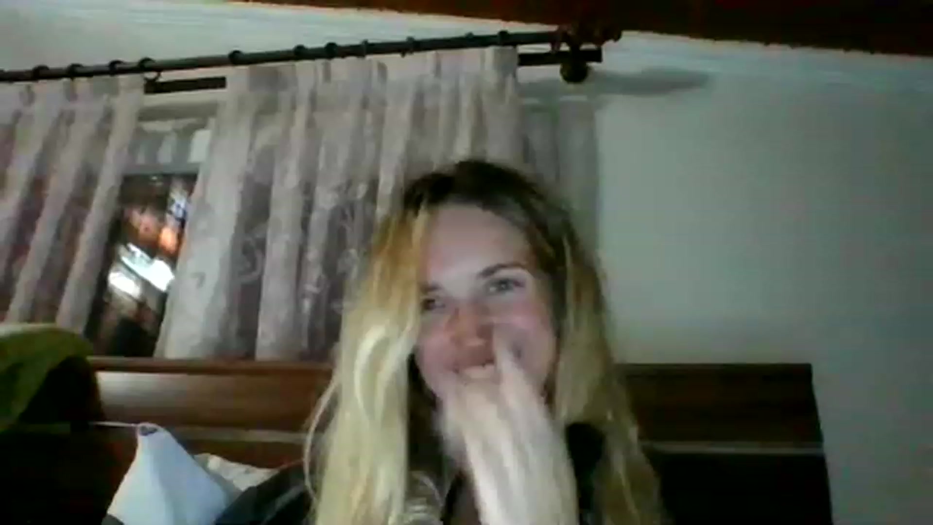 Gallery image thumbnail from HelenMint's myfreecams stream on, 12/22/2022, 20:22 image 12 of 20