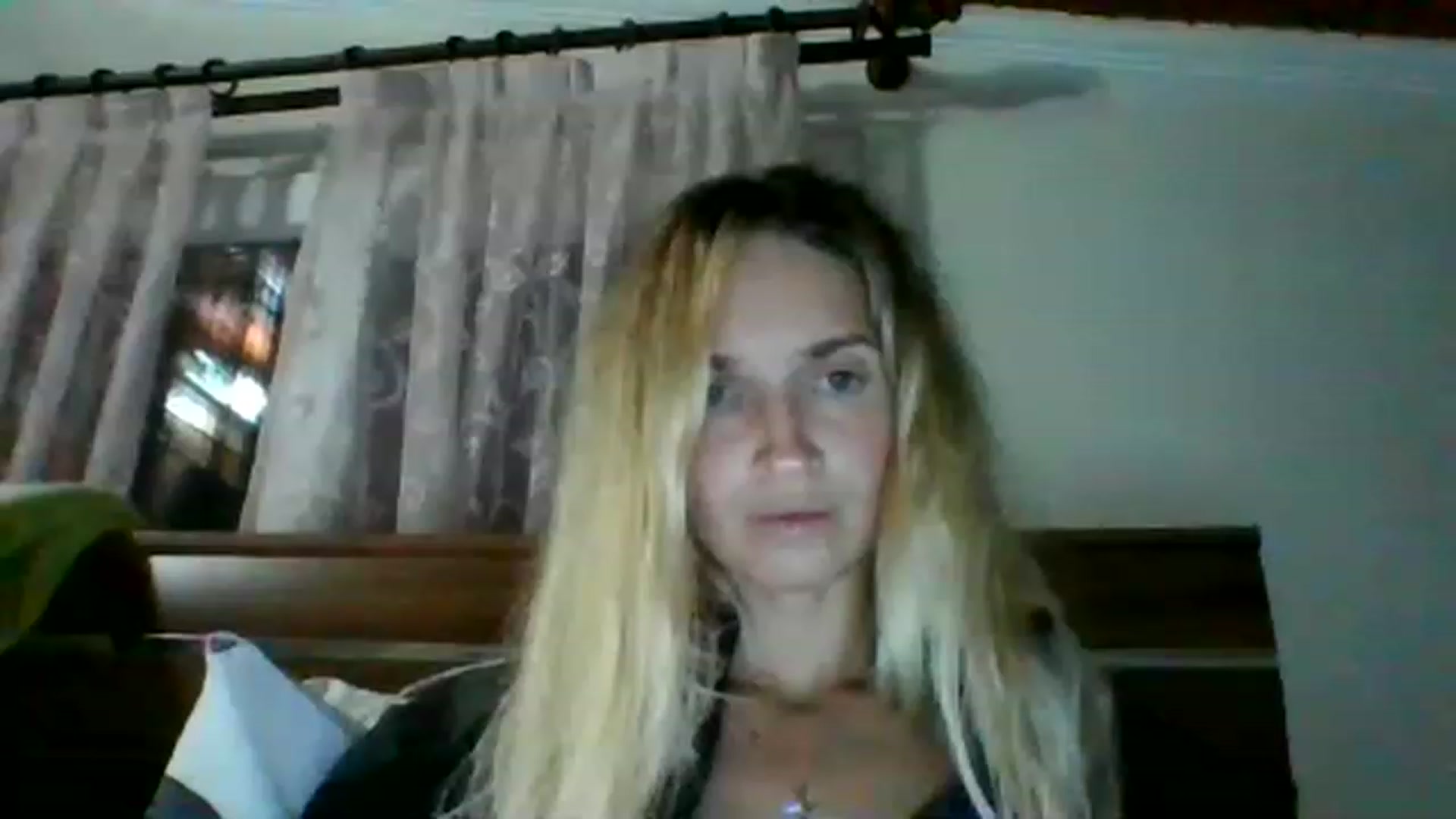 Gallery image thumbnail from HelenMint's myfreecams stream on, 12/22/2022, 20:22 image 4 of 20