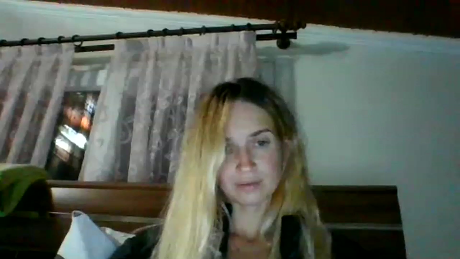 Gallery image thumbnail from HelenMint's myfreecams stream on, 12/22/2022, 20:22 image 6 of 20