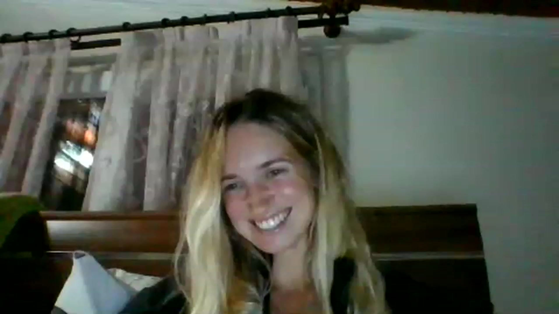 Gallery image thumbnail from HelenMint's myfreecams stream on, 12/22/2022, 20:22 image 11 of 20