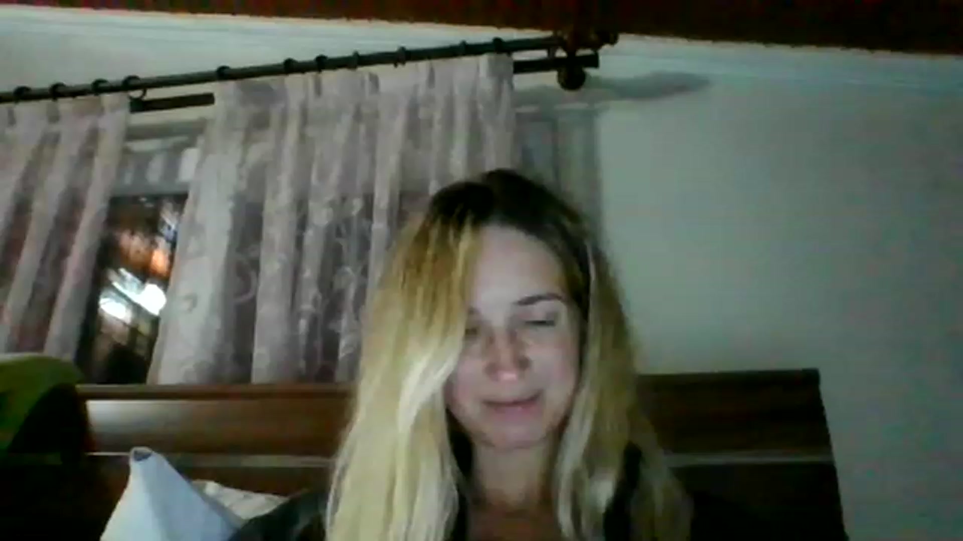 Gallery image thumbnail from HelenMint's myfreecams stream on, 12/22/2022, 20:22 image 17 of 20