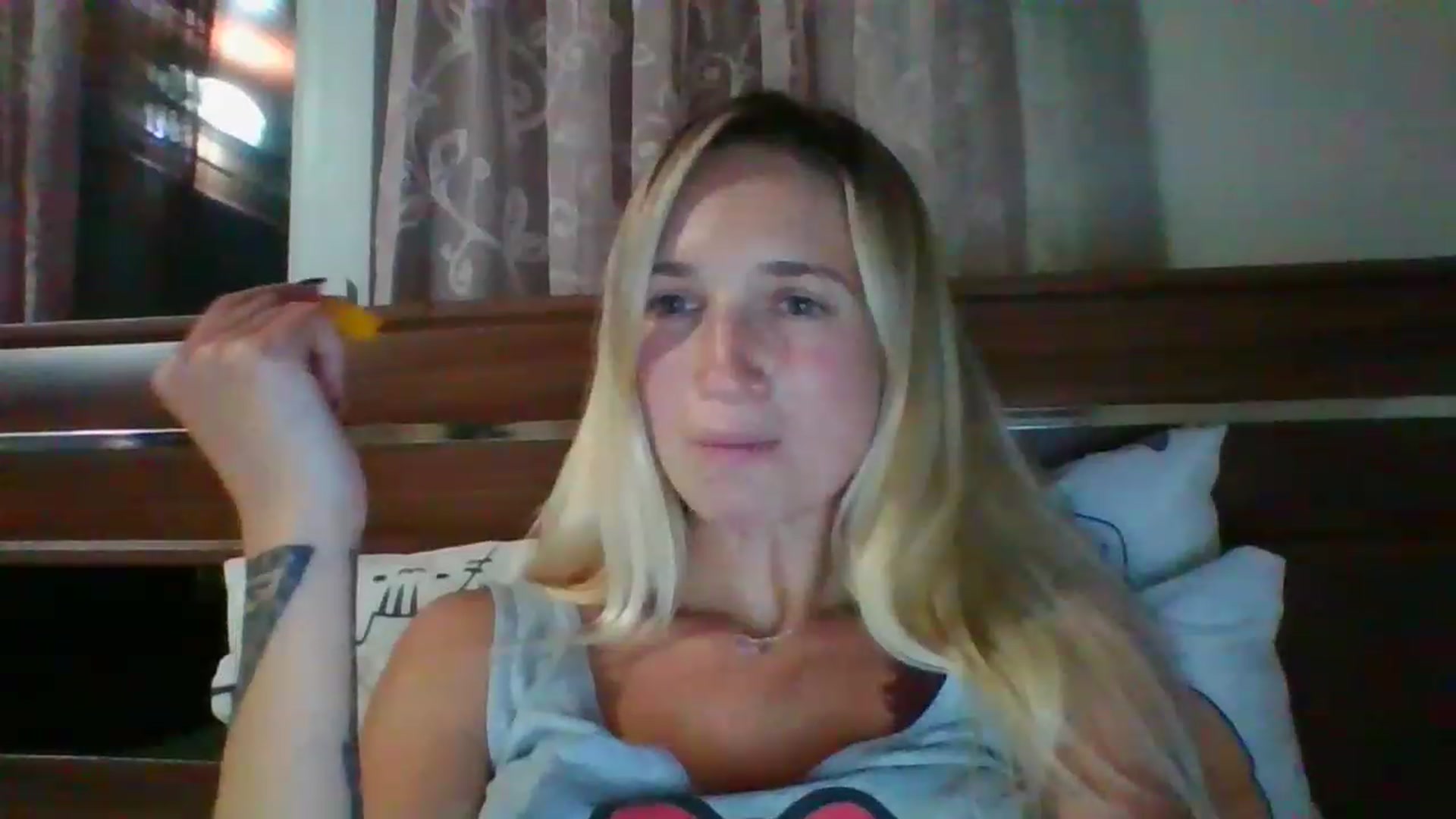 Gallery image thumbnail from HelenMint's myfreecams stream on, 12/30/2022, 19:57 image 4 of 20