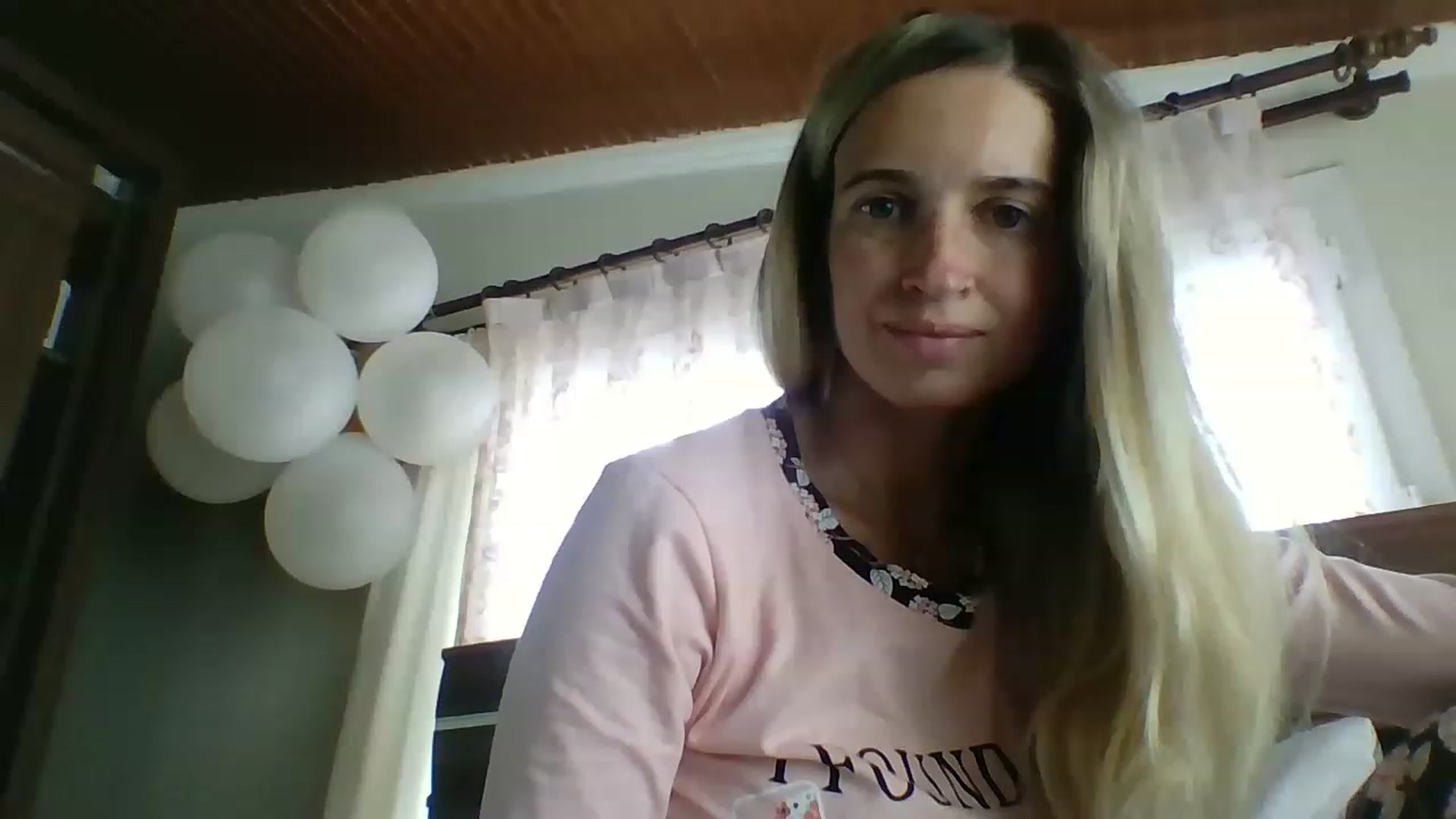 Gallery image thumbnail from HelenMint's myfreecams stream on, 05/04/2023, 09:26 image 11 of 20