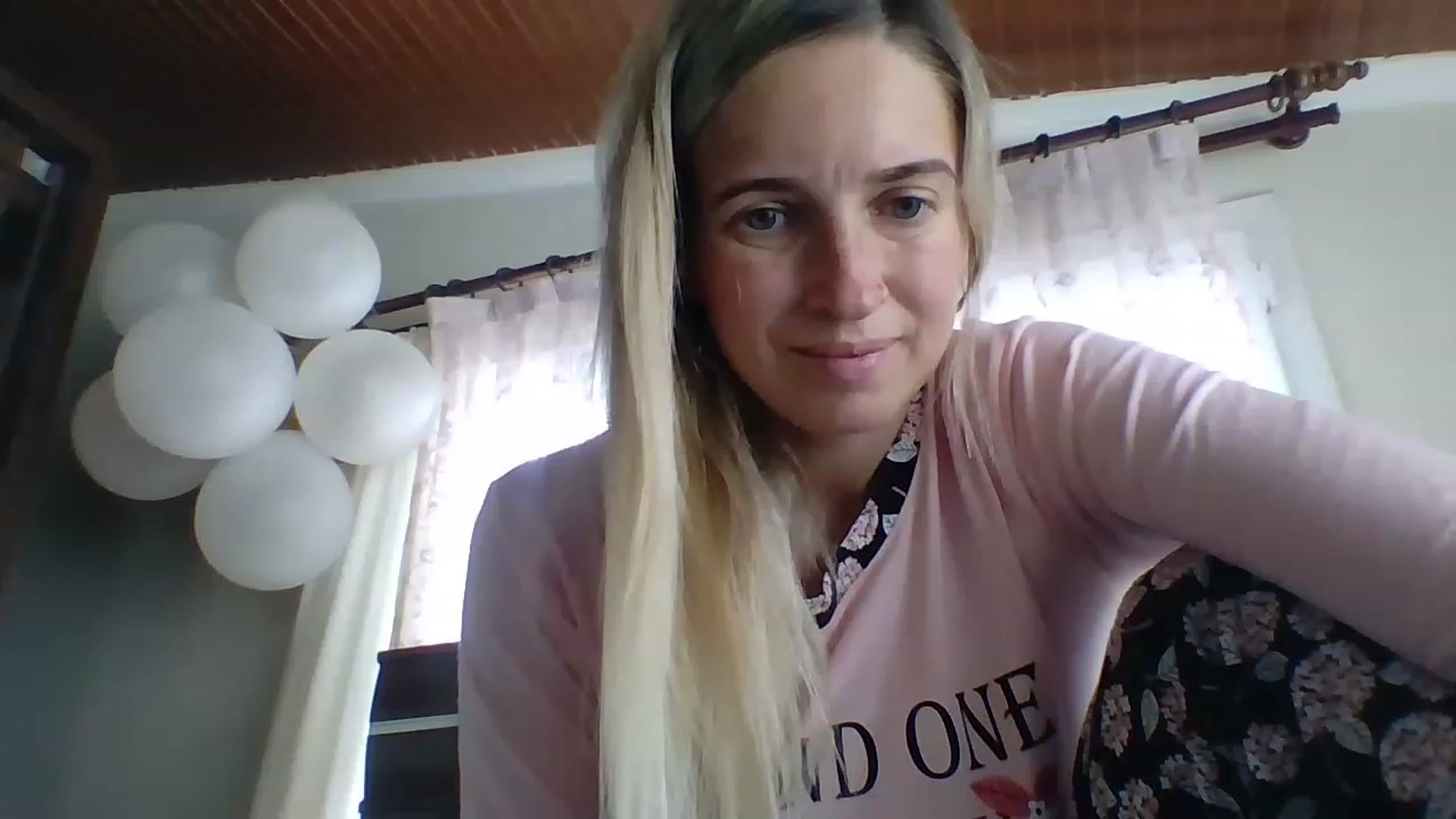 Gallery image thumbnail from HelenMint's myfreecams stream on, 05/04/2023, 09:26 image 14 of 20