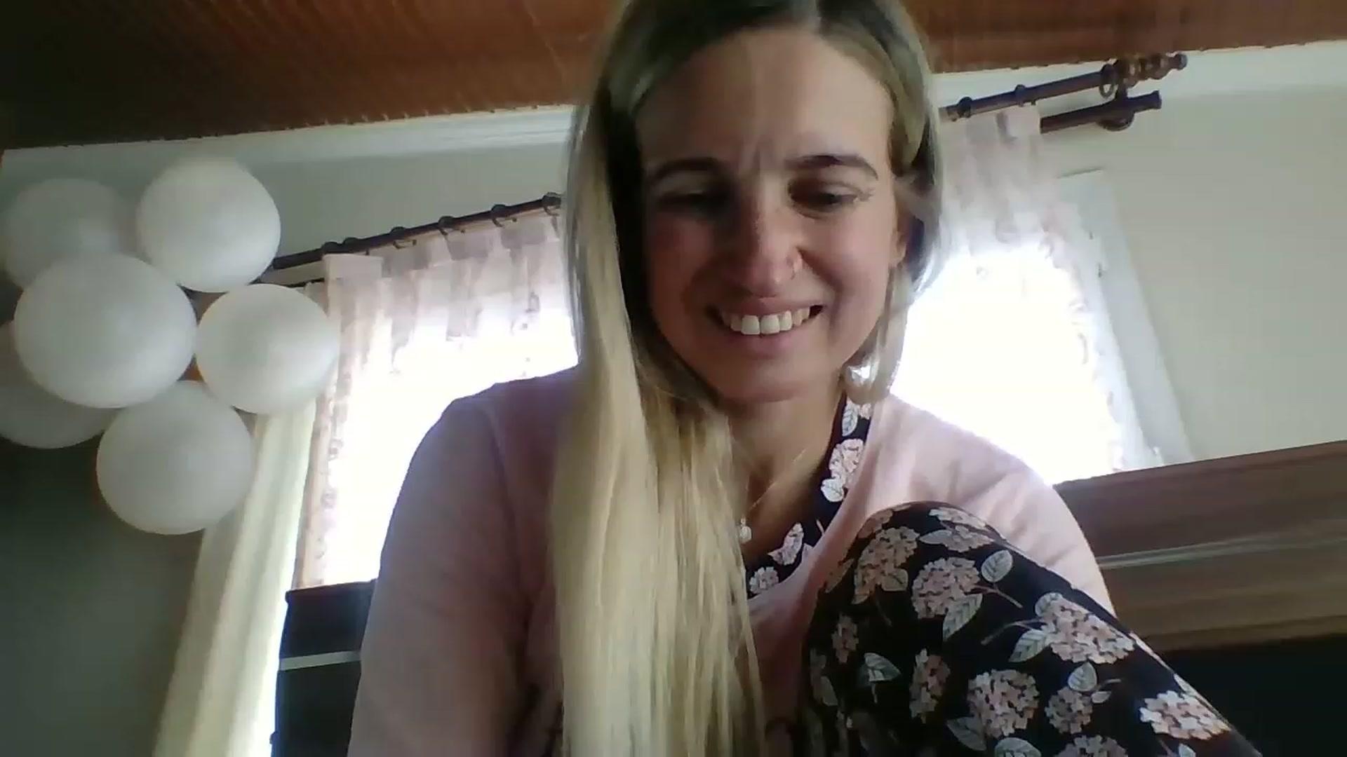 Gallery image thumbnail from HelenMint's myfreecams stream on, 05/04/2023, 09:26 image 1 of 20