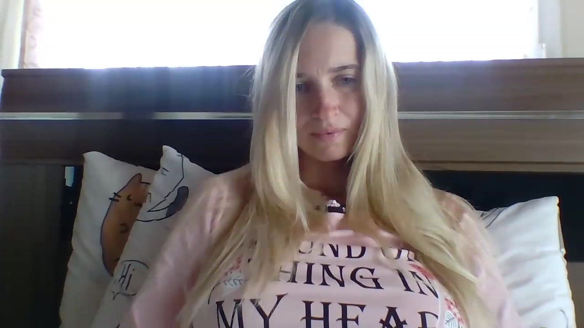Gallery image thumbnail from HelenMint's myfreecams stream on, 05/04/2023, 09:26 image 17 of 20