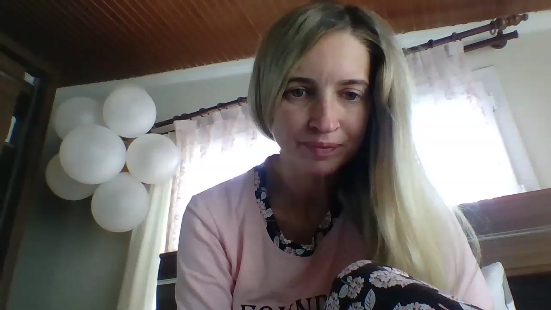 Gallery image thumbnail from HelenMint's myfreecams stream on, 05/04/2023, 09:26 image 10 of 20