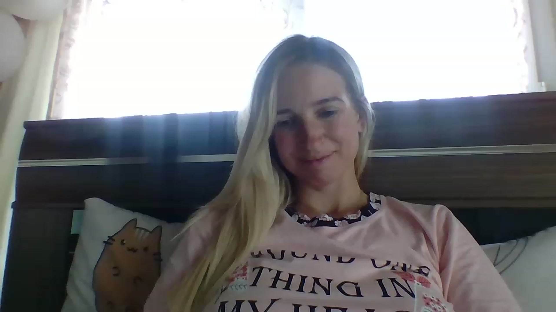 Gallery image thumbnail from HelenMint's myfreecams stream on, 05/04/2023, 10:59 image 18 of 20