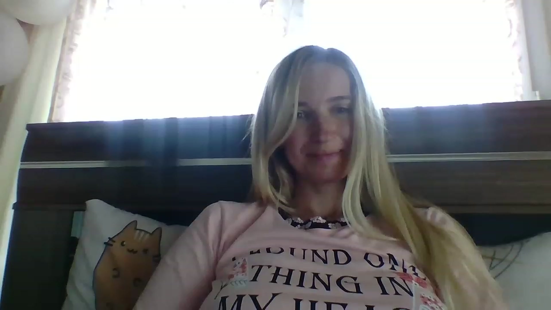 Gallery image thumbnail from HelenMint's myfreecams stream on, 05/04/2023, 10:59 image 17 of 20
