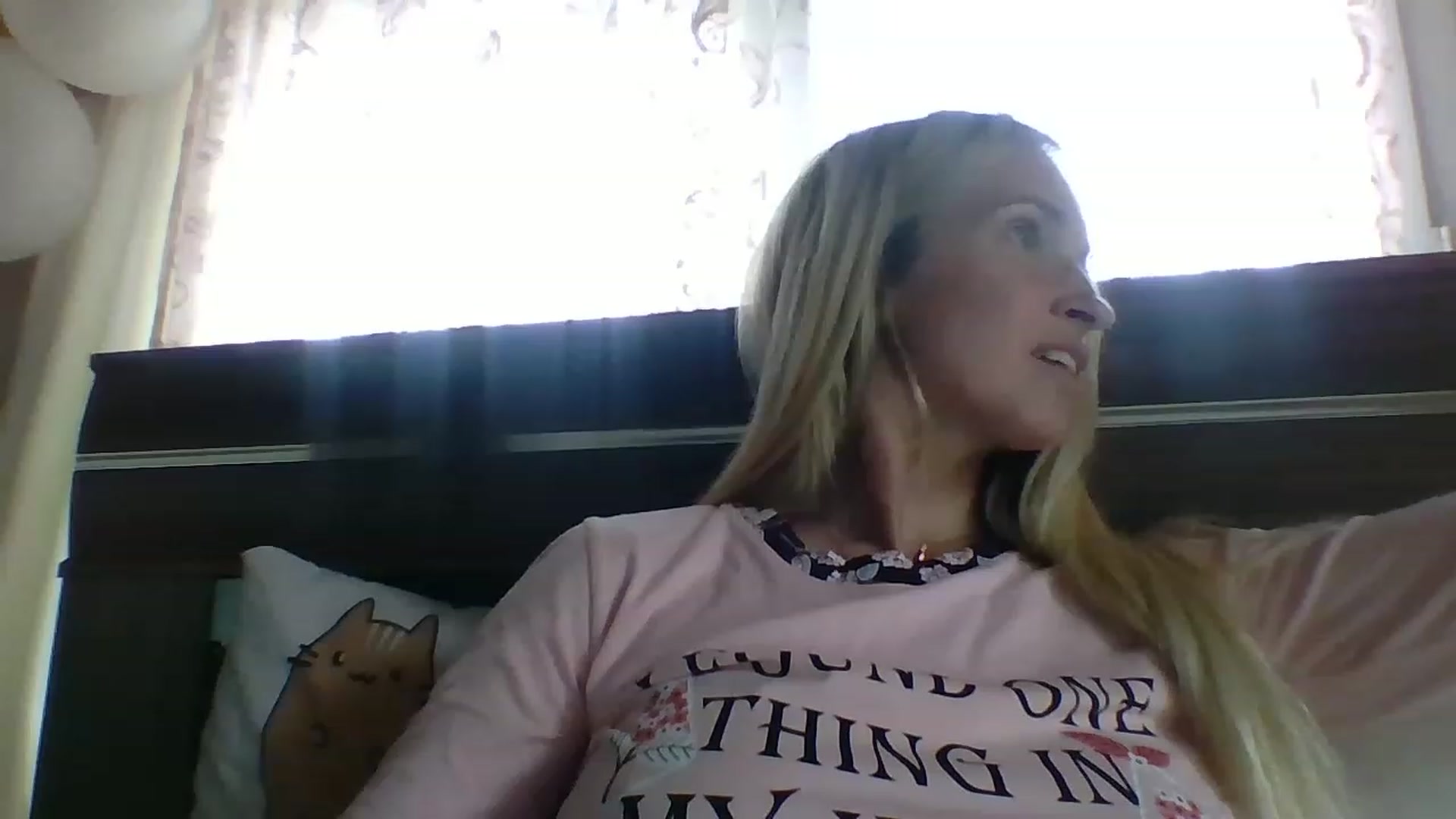 Gallery image thumbnail from HelenMint's myfreecams stream on, 05/04/2023, 10:59 image 16 of 20