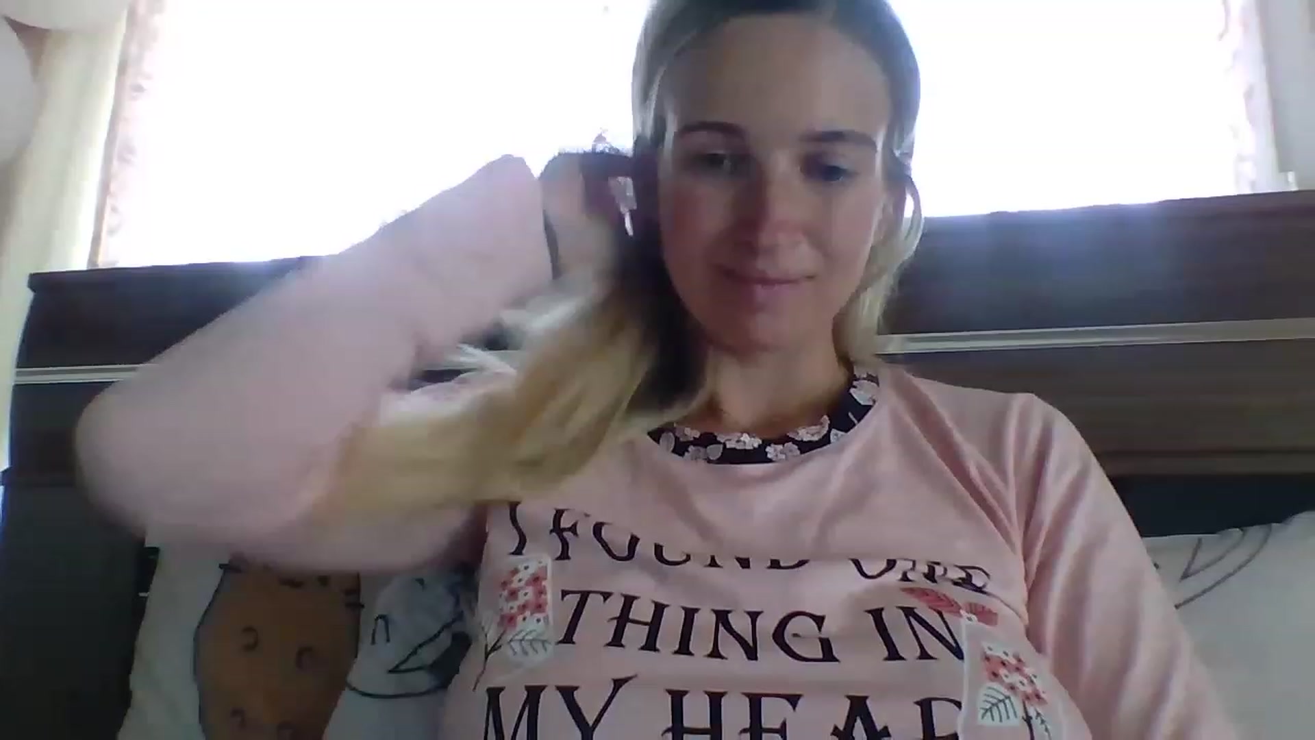 Gallery image thumbnail from HelenMint's myfreecams stream on, 05/04/2023, 10:59 image 2 of 20