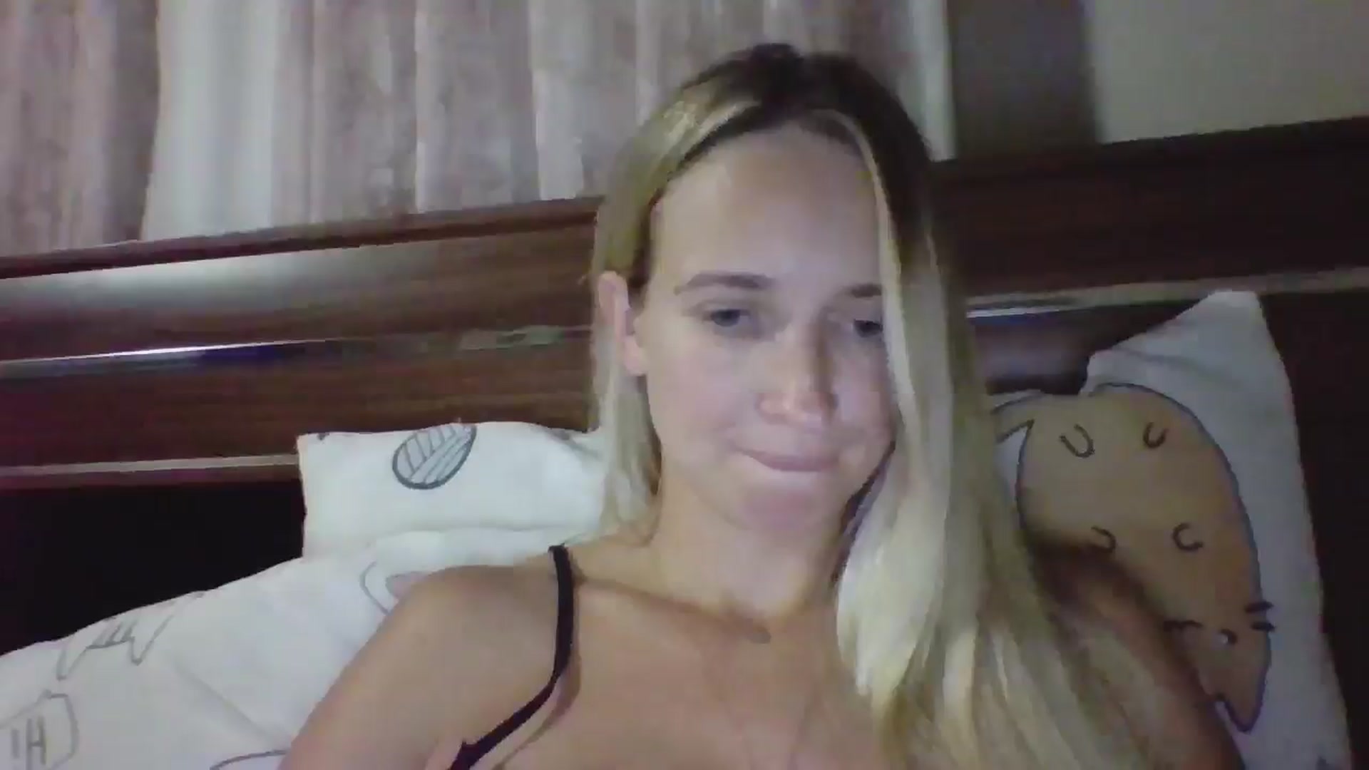 Gallery image thumbnail from HelenMint's myfreecams stream on, 10/08/2024, 20:49 image 10 of 20