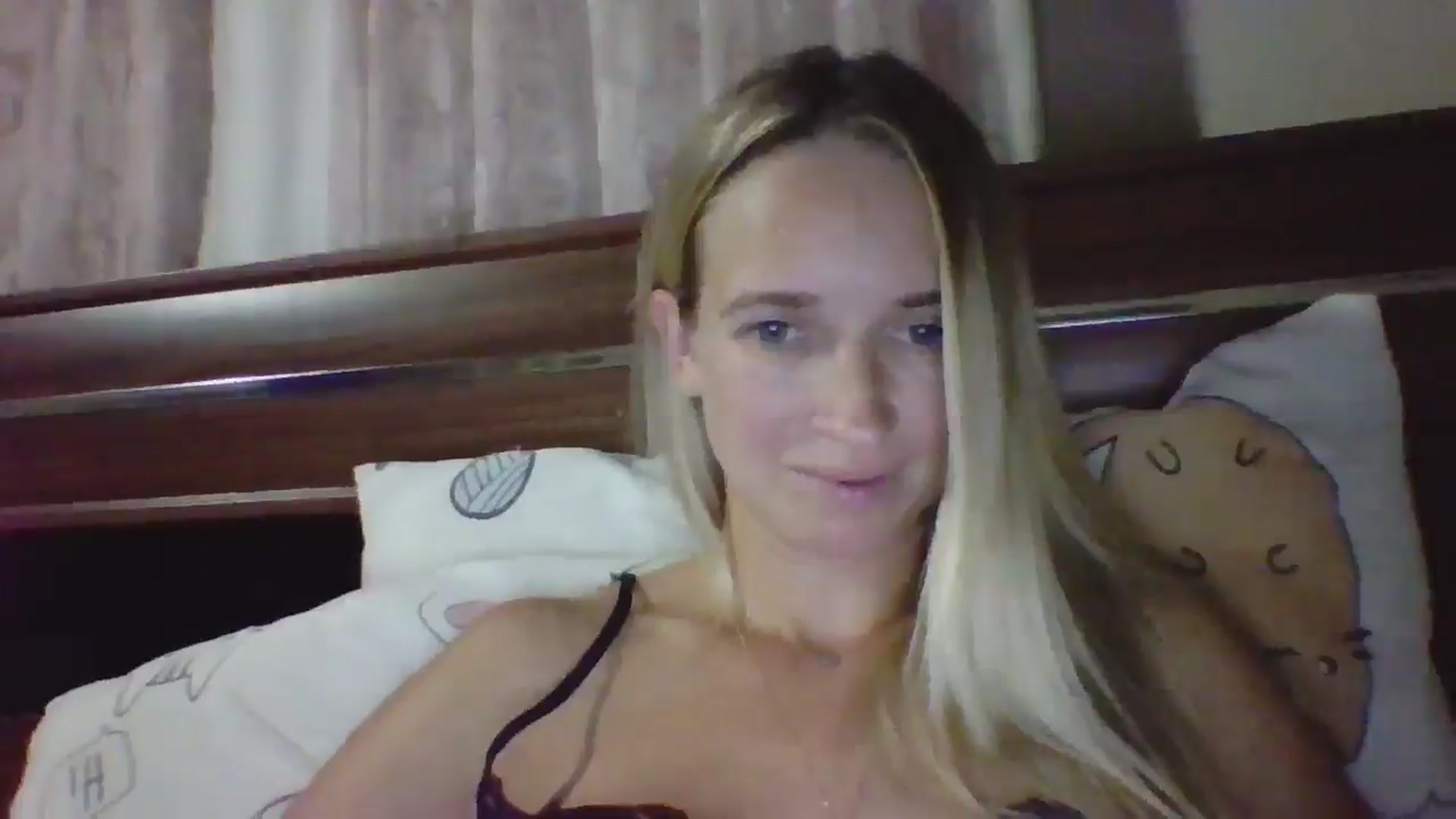Gallery image thumbnail from HelenMint's myfreecams stream on, 10/08/2024, 20:49 image 13 of 20