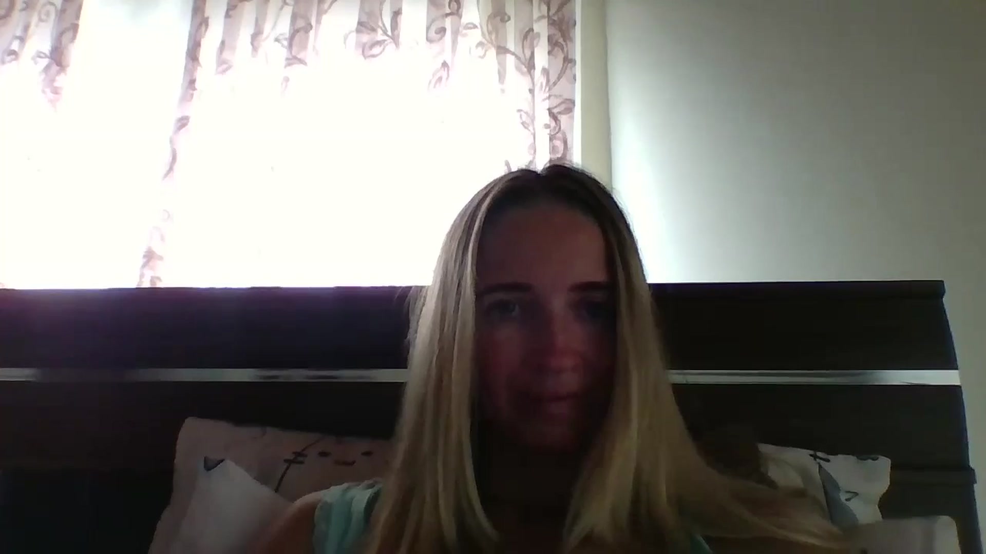 Gallery image thumbnail from HelenMint's myfreecams stream on, 10/11/2024, 07:42 image 17 of 20