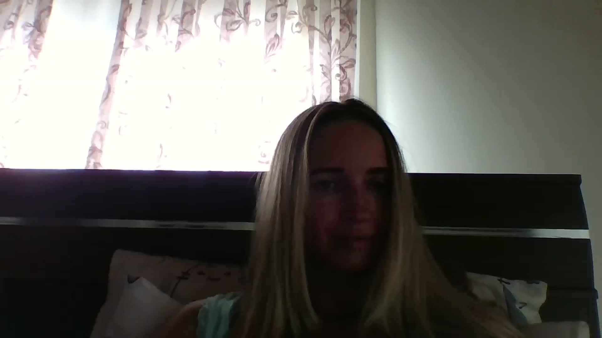 Gallery image thumbnail from HelenMint's myfreecams stream on, 10/11/2024, 07:42 image 18 of 20